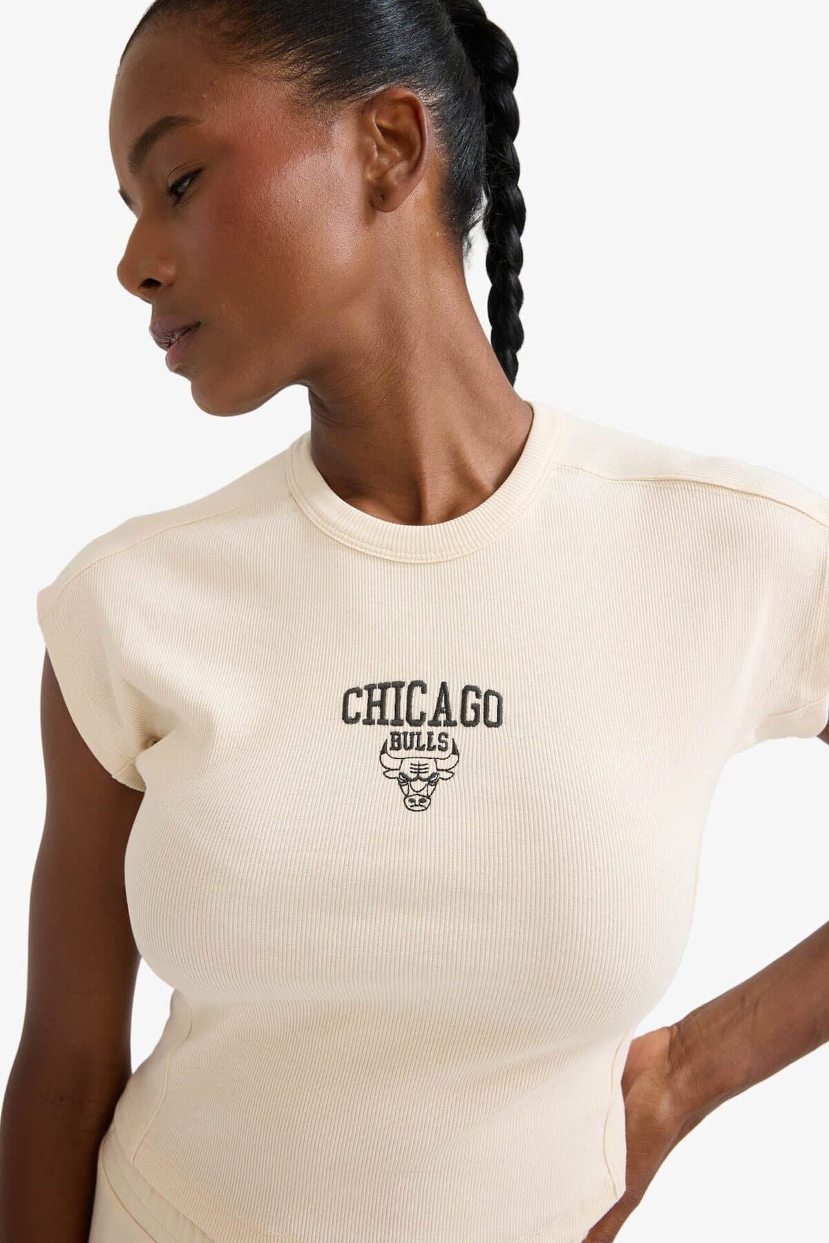 تیشرت زنانه Defacto NBA Chıcago Bulls فیت استاندارد یقه گرد آستین کوتاه مدل E3829AX2 تیشرت زنانه Defacto NBA Chıcago Bulls فیت استاندارد یقه گرد آستین کوتاه مدل E3829AX2
