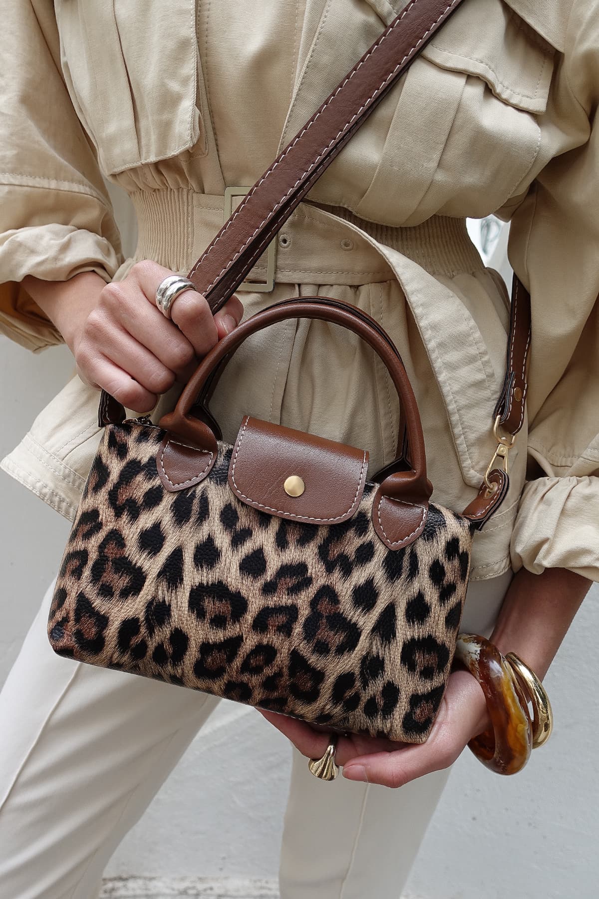 کیف زنانه Housebags با طرح پلنگی، چرم PU و بند متقاطع کیف زنانه Housebags با طرح پلنگی، چرم PU و بند متقاطع
