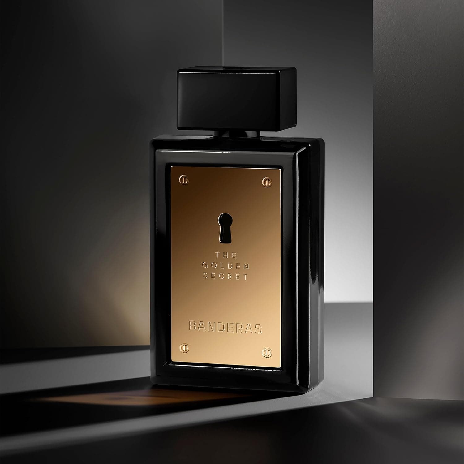 ادو تویلت مردانه Antonio Banderas The Golden Secret مدل 100 ml ادو تویلت مردانه Antonio Banderas The Golden Secret مدل 100 ml