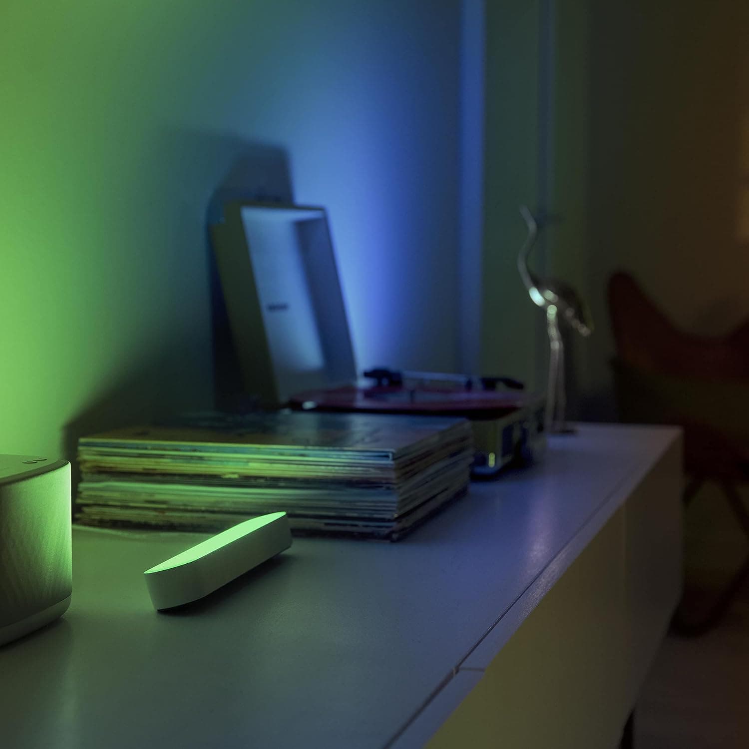 چراغ Philips Hue Play دو عددی سفید با تا ۱۶ میلیون رنگ، کنترل اپلیکیشنی و سازگار با Amazon Alexa چراغ Philips Hue Play دو عددی سفید با تا ۱۶ میلیون رنگ، کنترل اپلیکیشنی و سازگار با Amazon Alexa