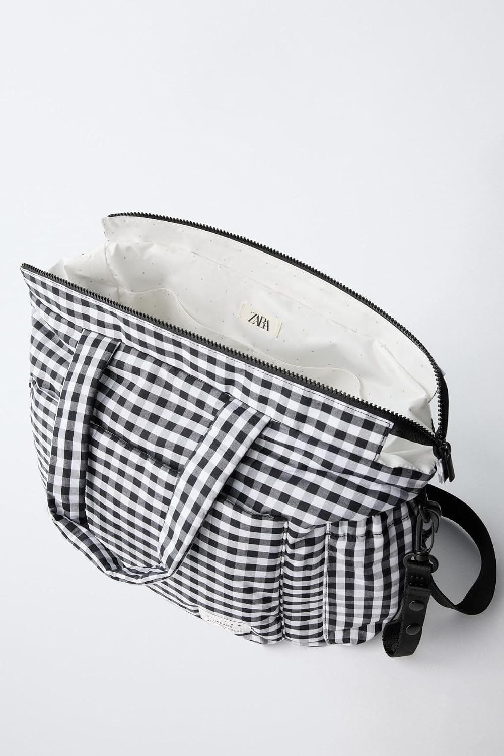 کیف لوازم نوزاد Zara چهارخانه مشکی مدل Z3k:famıly Bag کیف لوازم نوزاد Zara چهارخانه مشکی مدل Z3k:famıly Bag