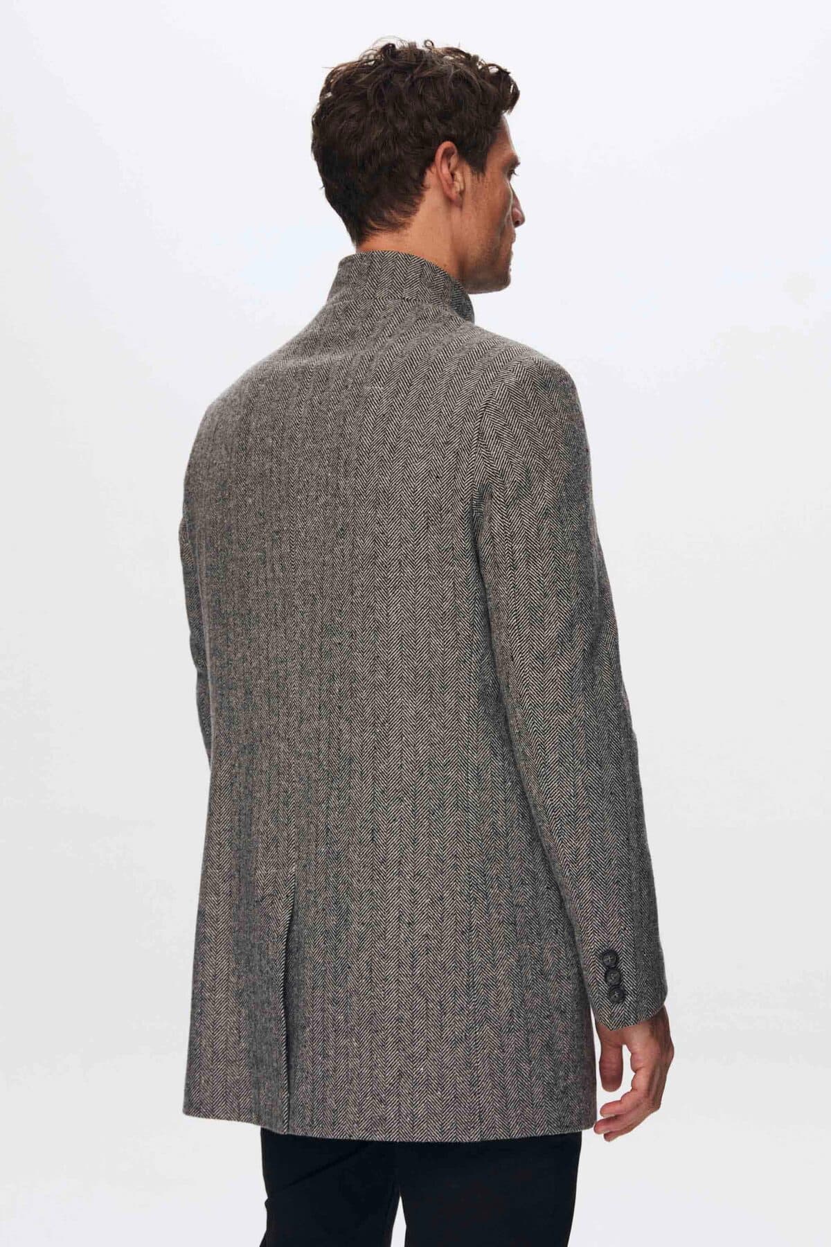پالتو مردانه D'S Damat فیت معمولی خاکستری ماهیاستخوانی یقه ایستاده پالتو مردانه D'S Damat فیت معمولی خاکستری ماهیاستخوانی یقه ایستاده