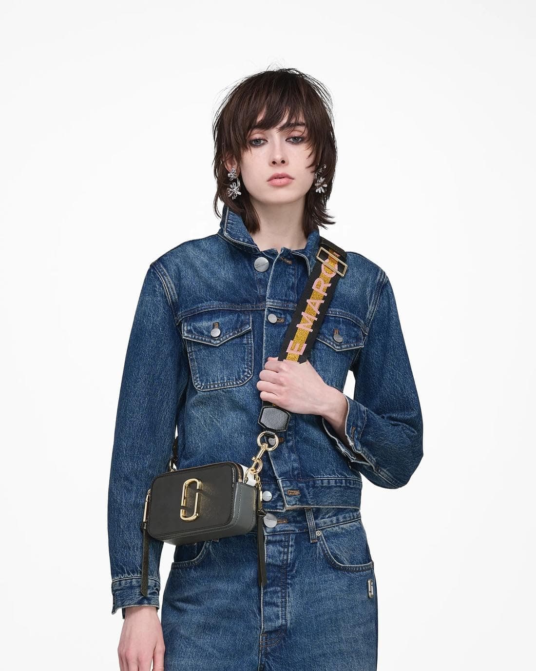 کیف زنانه Marc Jacobs The Snapshot چرمی با بند شانهای قابل تنظیم مدل 2P6HCR009H01 002 کیف زنانه Marc Jacobs The Snapshot چرمی با بند شانهای قابل تنظیم مدل 2P6HCR009H01 002