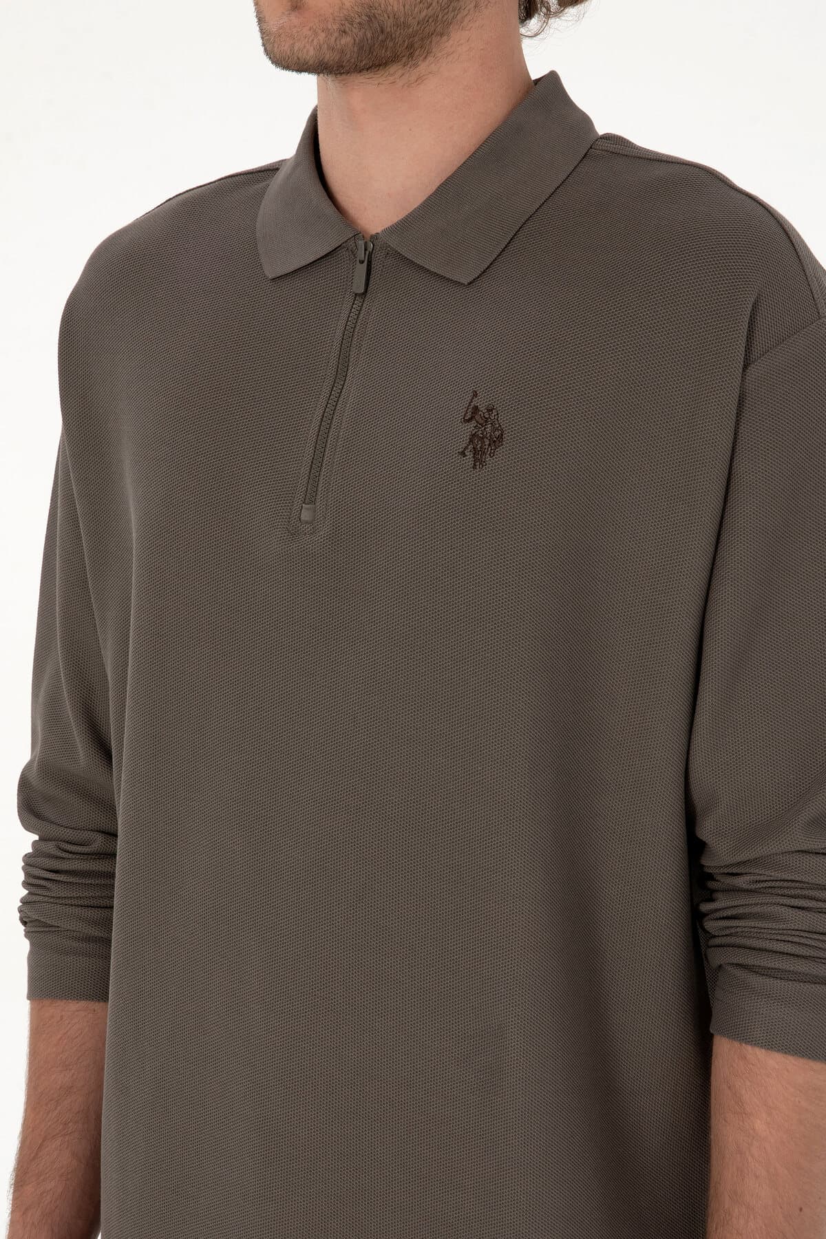 سوئیشرت مردانه U.S. Polo Assn. فیت راحت نیم زیپ قهوهای روشن مدل 50313754-VR052 سوئیشرت مردانه U.S. Polo Assn. فیت راحت نیم زیپ قهوهای روشن مدل 50313754-VR052