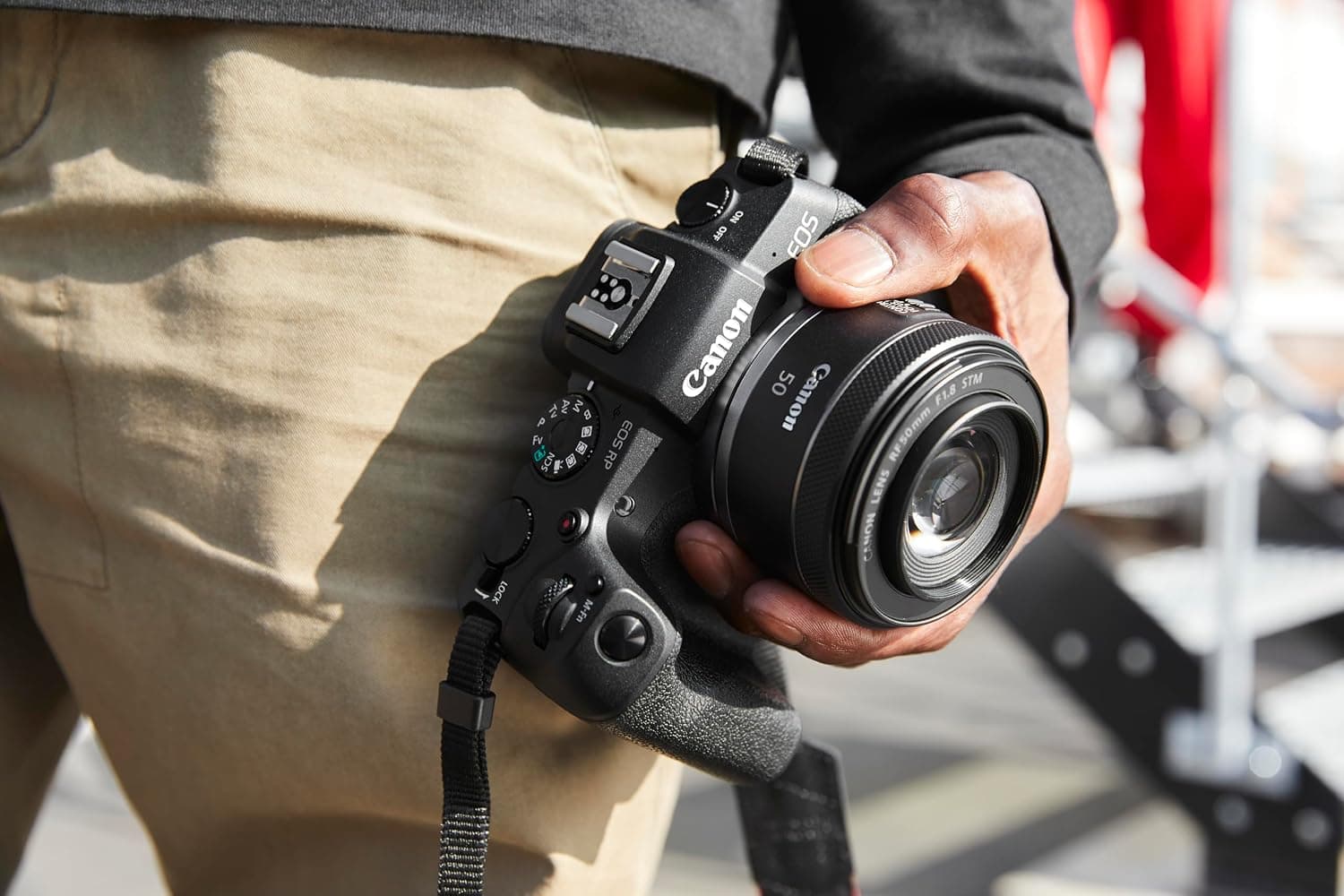 لنز دوربین Canon مناسب سیستم EOS R با فاصله کانونی ثابت، جمعوجور و سبک مدل RF50mm F1.8 STM لنز دوربین Canon مناسب سیستم EOS R با فاصله کانونی ثابت، جمعوجور و سبک مدل RF50mm F1.8 STM