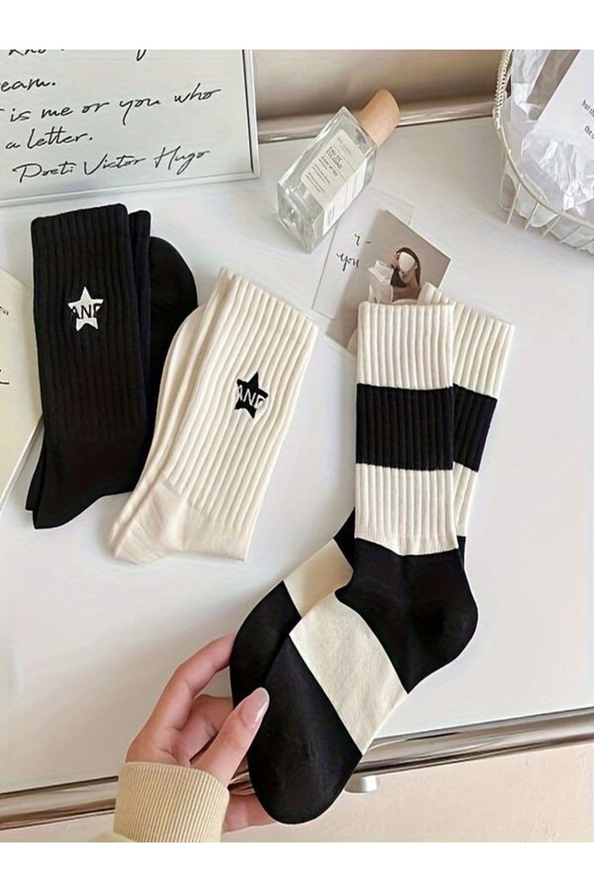 جوراب تنیس یونیسکس Sky Socks ست 5 تایی طرح راهراه سیاهوسفید جوراب تنیس یونیسکس Sky Socks ست 5 تایی طرح راهراه سیاهوسفید