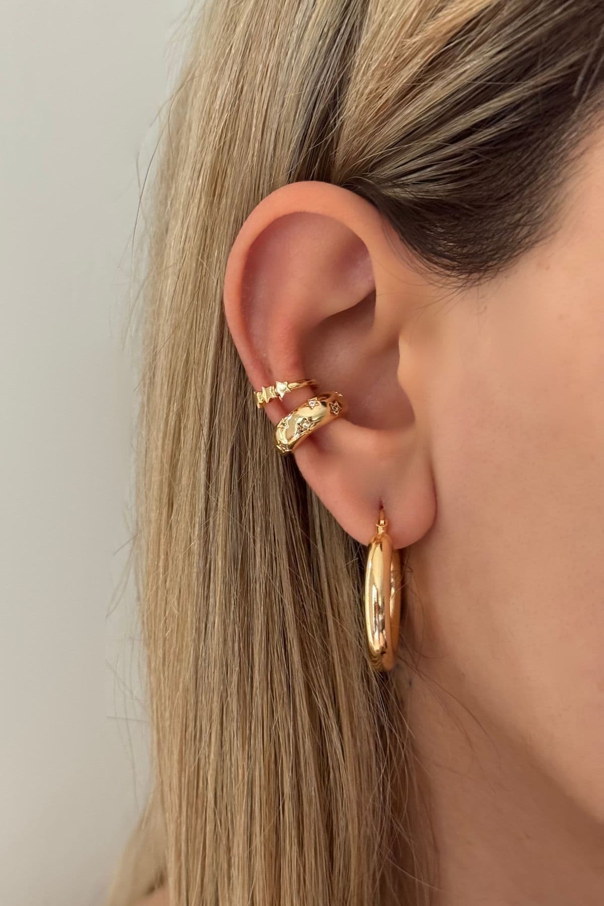 ست ایرکاف زنانه Lavian Accessories طلایی با نگین زیرکن ستارهای 2 عددی ست ایرکاف زنانه Lavian Accessories طلایی با نگین زیرکن ستارهای 2 عددی
