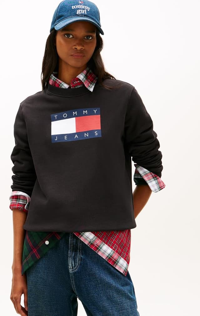 سویشرت زنانه Tommy Hilfiger TJW REG TJ FLAG CREW سویشرت زنانه Tommy Hilfiger TJW REG TJ FLAG CREW
