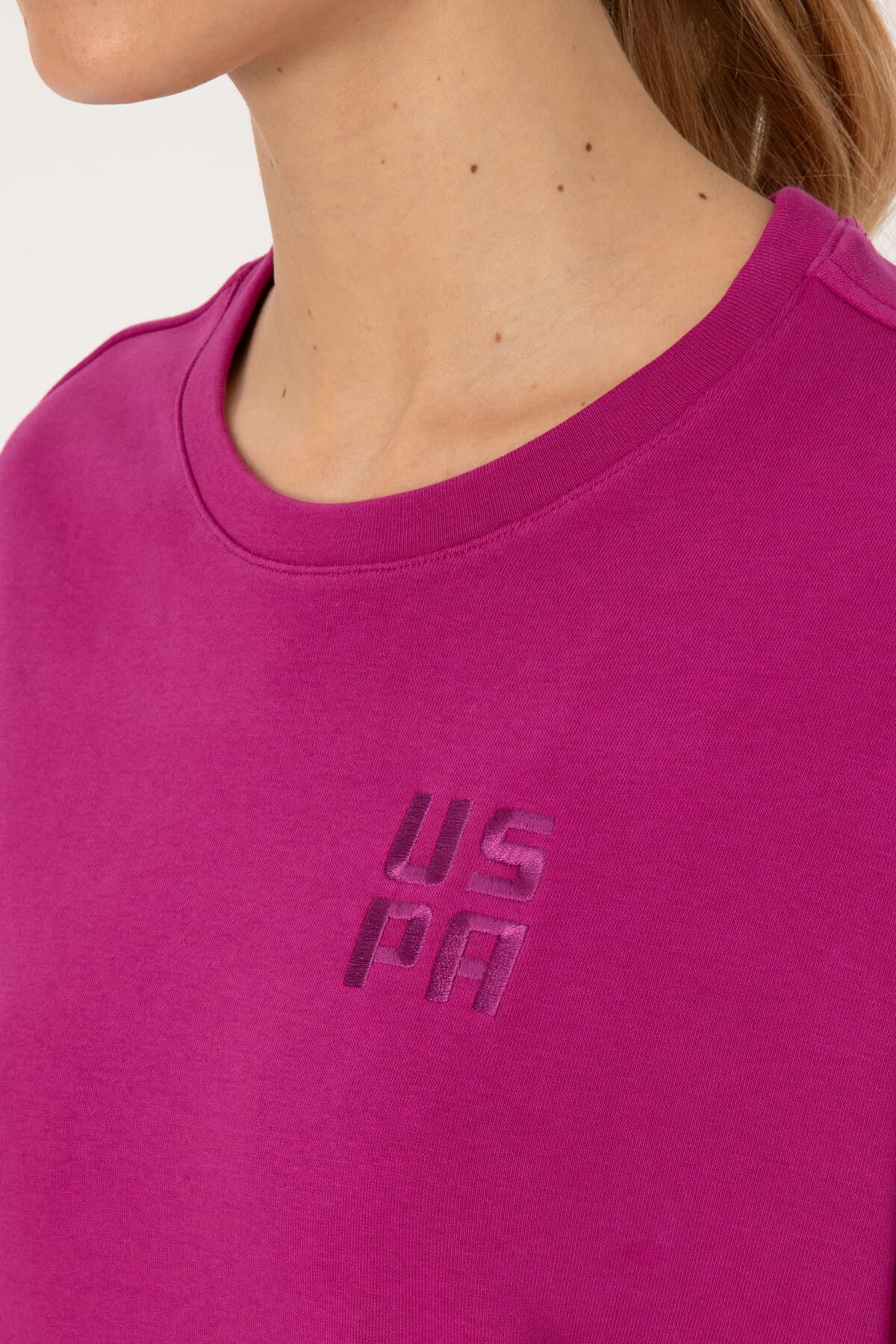 سوئیتشرت زنانه U.S. Polo Assn. فوشیا یقه گرد بیسیک مدل 50313565-VR023 سوئیتشرت زنانه U.S. Polo Assn. فوشیا یقه گرد بیسیک مدل 50313565-VR023