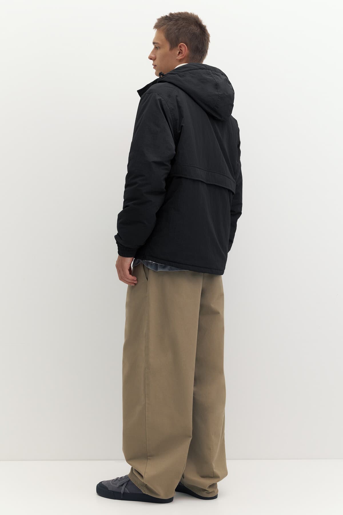 ژاکت مردانه Pull & Bear کلاهدار با جیب کانگورویی ژاکت مردانه Pull & Bear کلاهدار با جیب کانگورویی