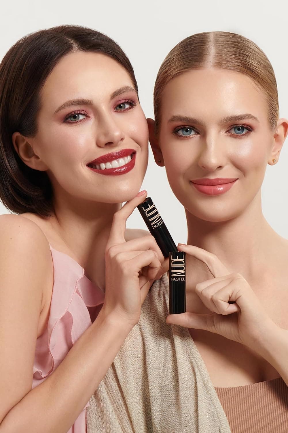 رژ لب جامد نود Pastel مدل 549 وزن 4.3 گرم رژ لب جامد نود Pastel مدل 549 وزن 4.3 گرم