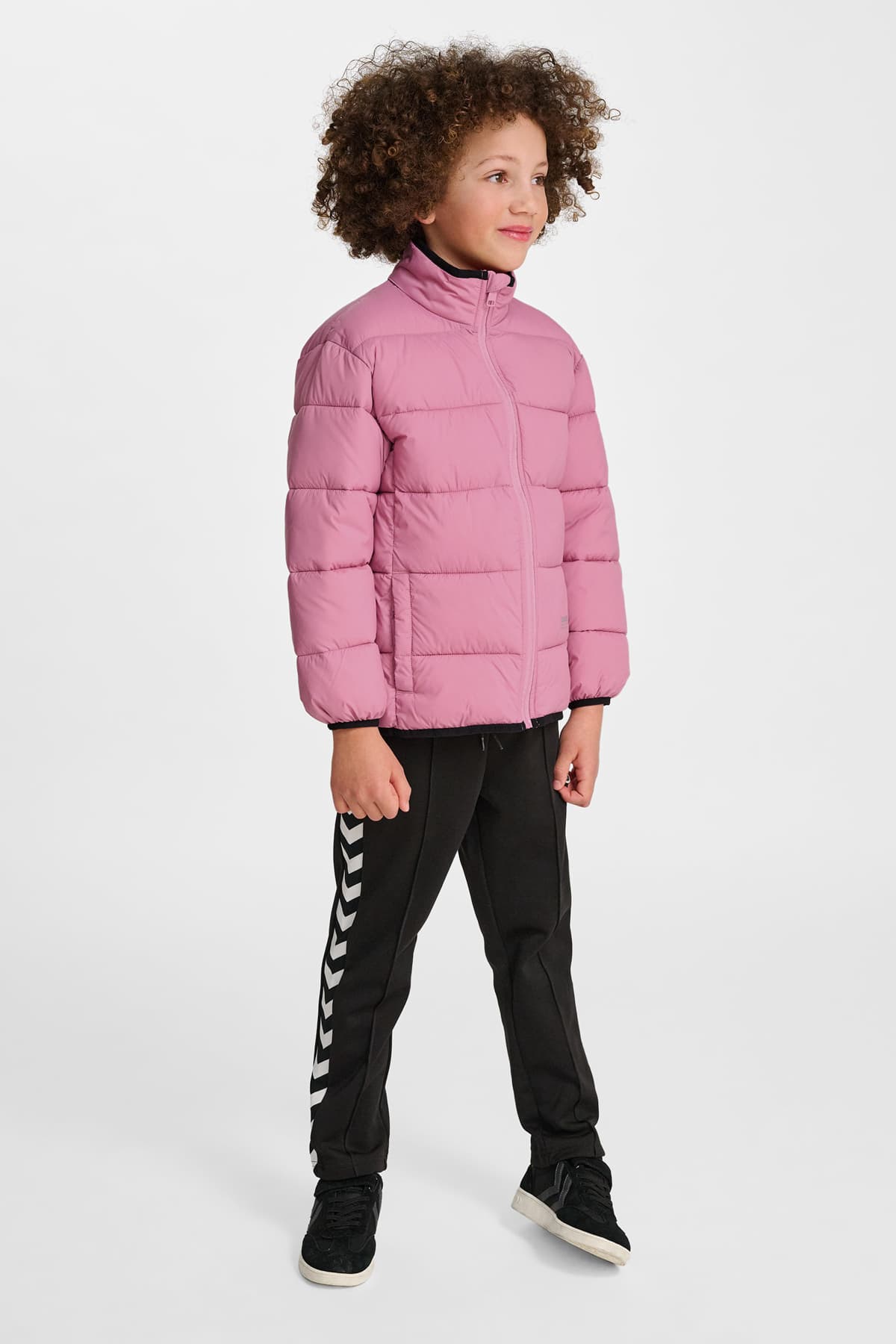 کاپشن بچگانه hummel پافر سبک مدل JR کاپشن بچگانه hummel پافر سبک مدل JR