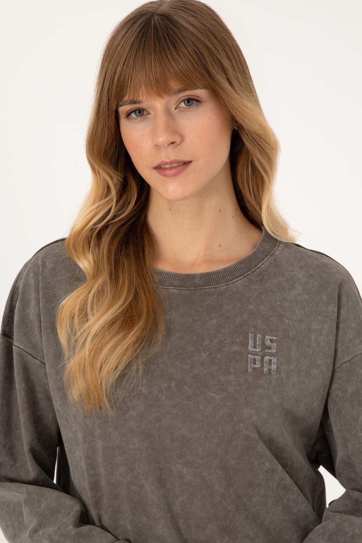 سوئیشرت زنانه U.S. Polo Assn. یقه گرد شستهشده رنگ میلی مدل 50314186-VR052 سوئیشرت زنانه U.S. Polo Assn. یقه گرد شستهشده رنگ میلی مدل 50314186-VR052