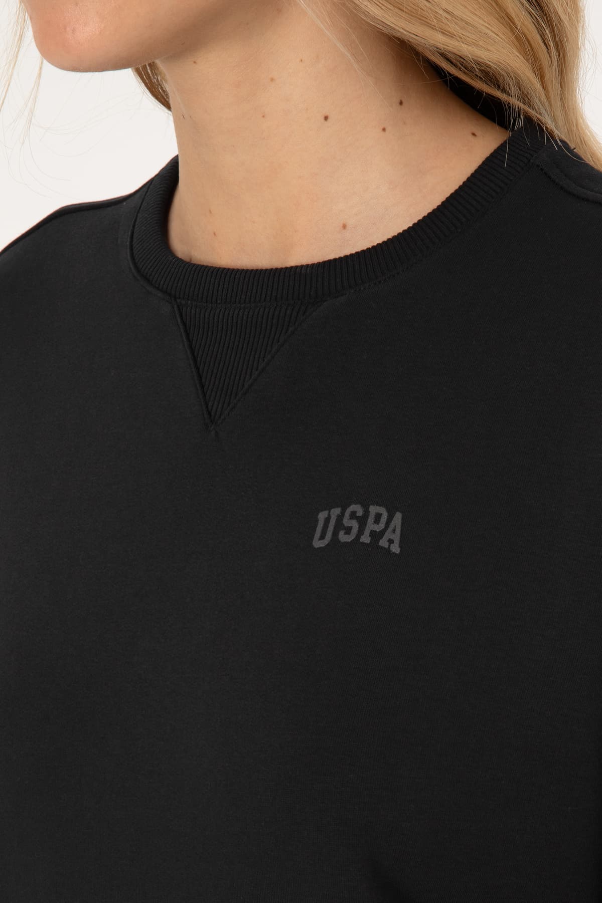 سویشرت زنانه U.S. Polo Assn. مشکی شاردون یقه گرد Basic مدل 50313586-VR046 سویشرت زنانه U.S. Polo Assn. مشکی شاردون یقه گرد Basic مدل 50313586-VR046