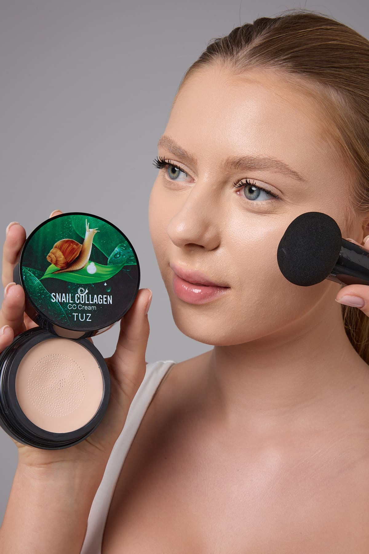 فوندیشن Lady Beauty با عصاره حلزون و نمک همراه اسفنج قارچیشکل فوندیشن Lady Beauty با عصاره حلزون و نمک همراه اسفنج قارچیشکل