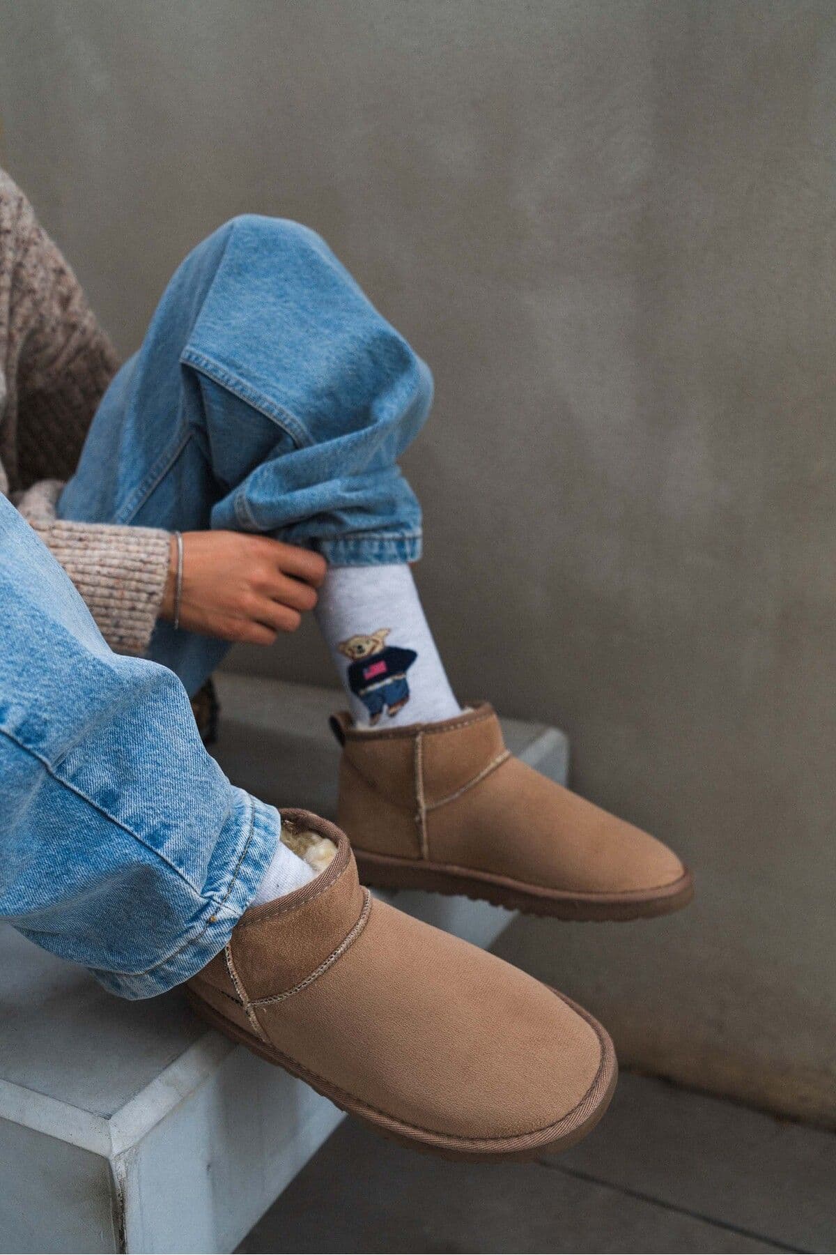 نیمبوت زنانه NİŞANTAŞI SHOES Mini جیر بژ تیره داخل کرکی کف تخت نیمبوت زنانه NİŞANTAŞI SHOES Mini جیر بژ تیره داخل کرکی کف تخت