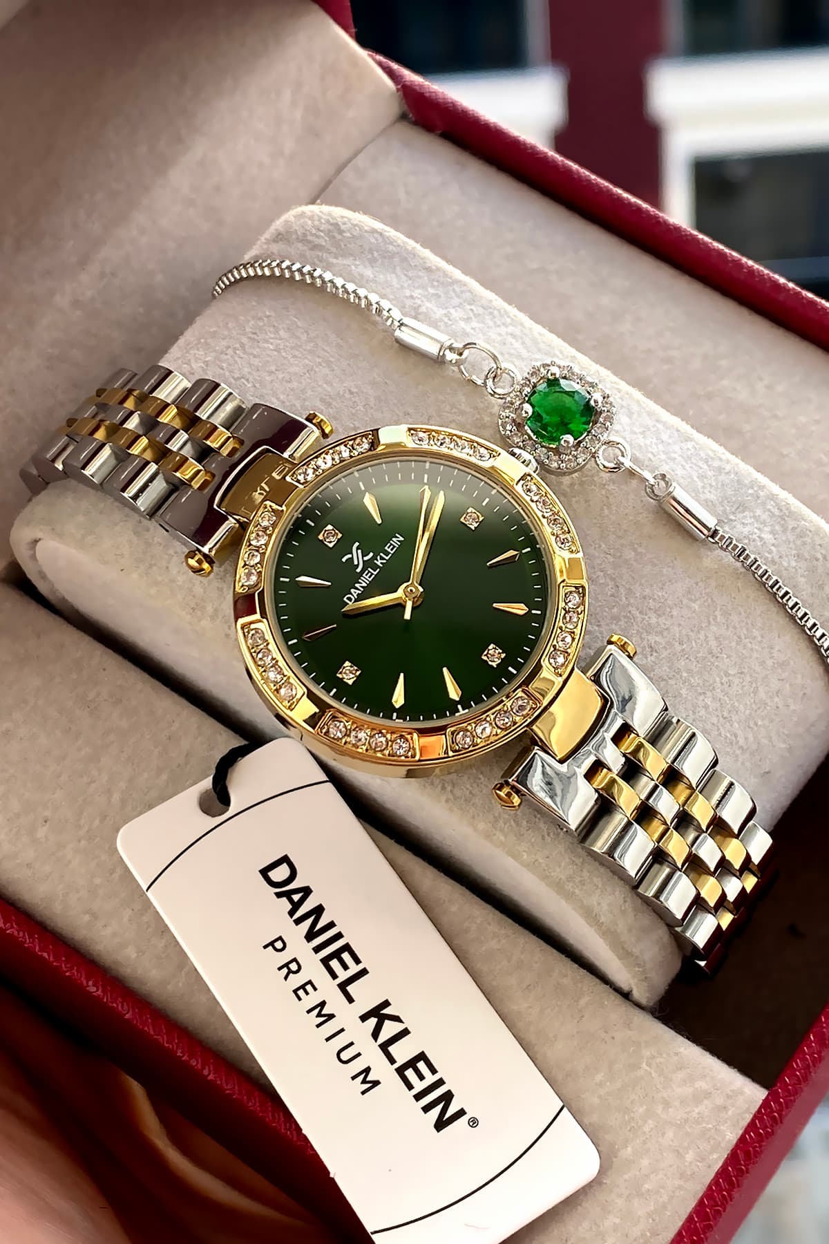 ساعت مچی زنانه Daniel Klein با بند طلایی و نقرهای و صفحه سبز ساعت مچی زنانه Daniel Klein با بند طلایی و نقرهای و صفحه سبز