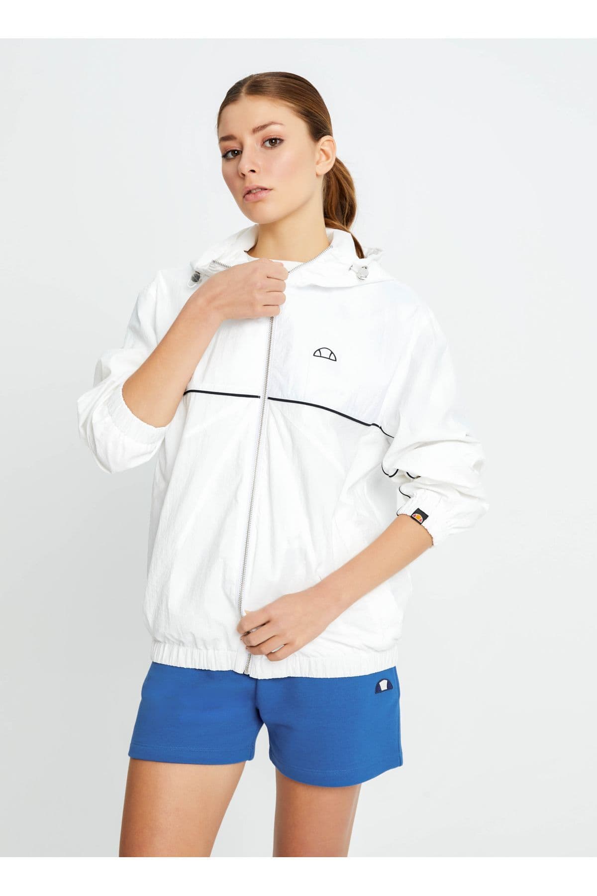 بادگیر زنانه Ellesse سفید شکسته مدل EF100-OF بادگیر زنانه Ellesse سفید شکسته مدل EF100-OF