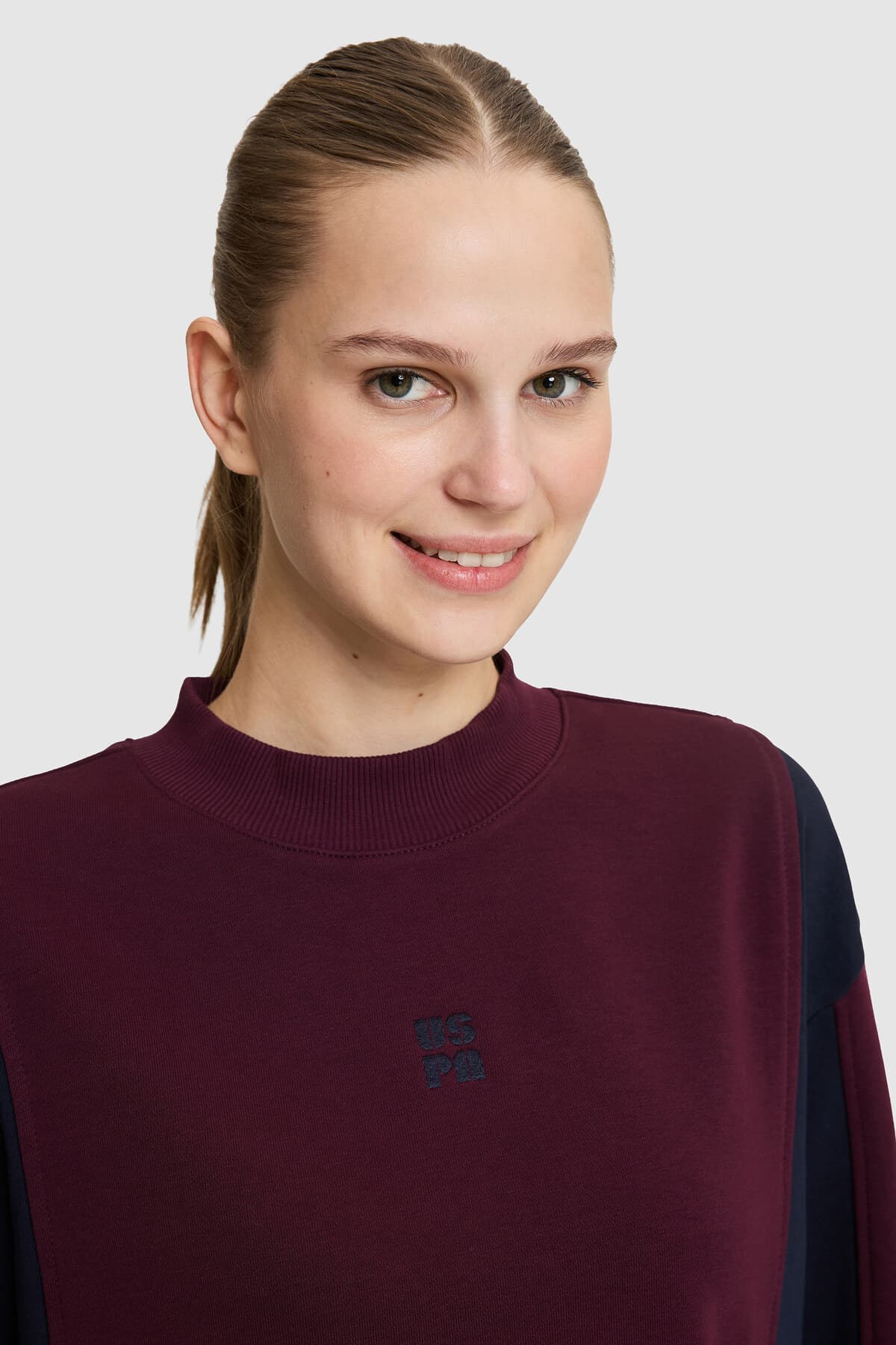 سوئیشرت زنانه U.S. Polo Assn. بوردو مدل 50329014-VR180 سوئیشرت زنانه U.S. Polo Assn. بوردو مدل 50329014-VR180