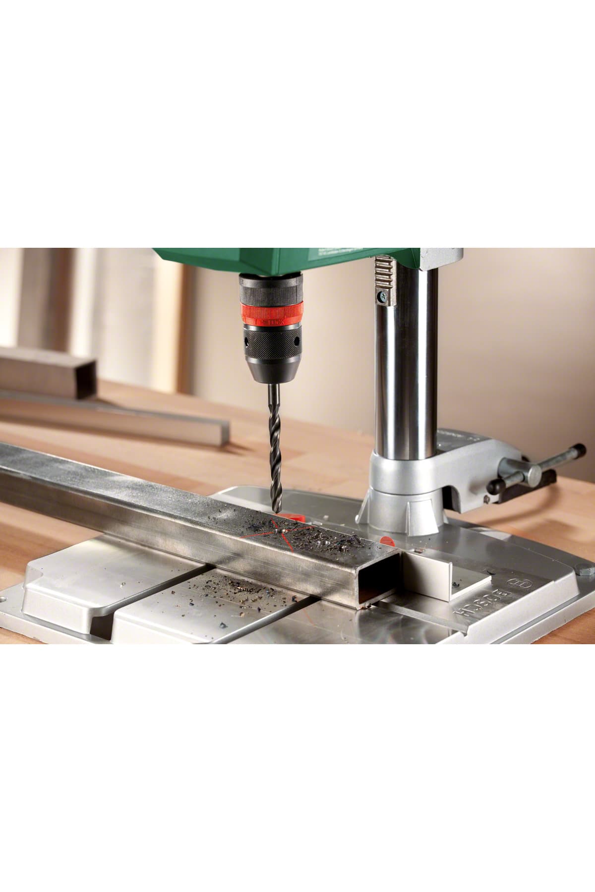 دریل ستونی رومیزی Bosch مدل PBD 40 کد 0603B07000 دریل ستونی رومیزی Bosch مدل PBD 40 کد 0603B07000