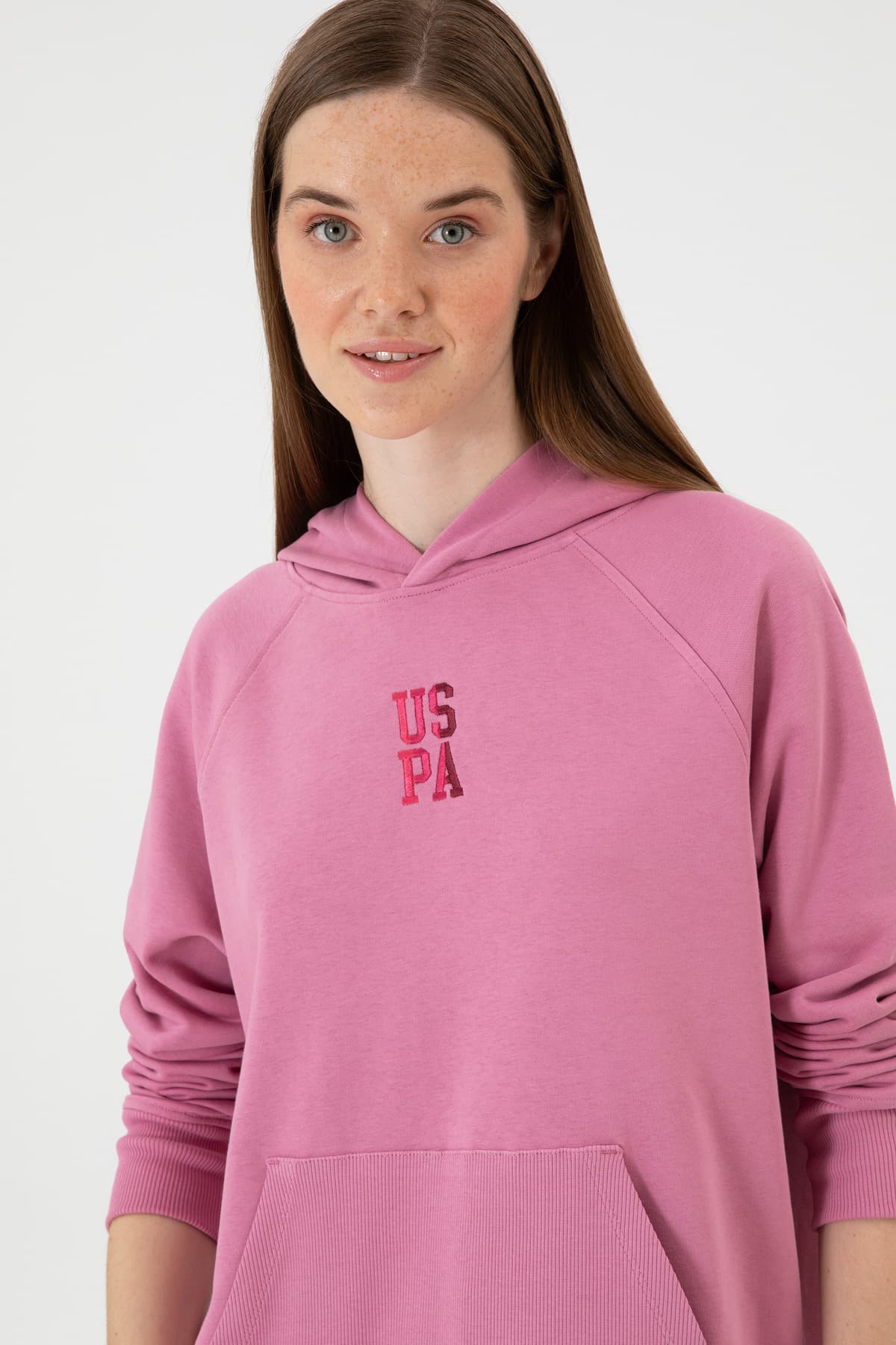 سوئیشرت زنانه U.S. Polo Assn. کلاهدار صورتی تیره با چاک مدل 50313611-VR167 سوئیشرت زنانه U.S. Polo Assn. کلاهدار صورتی تیره با چاک مدل 50313611-VR167