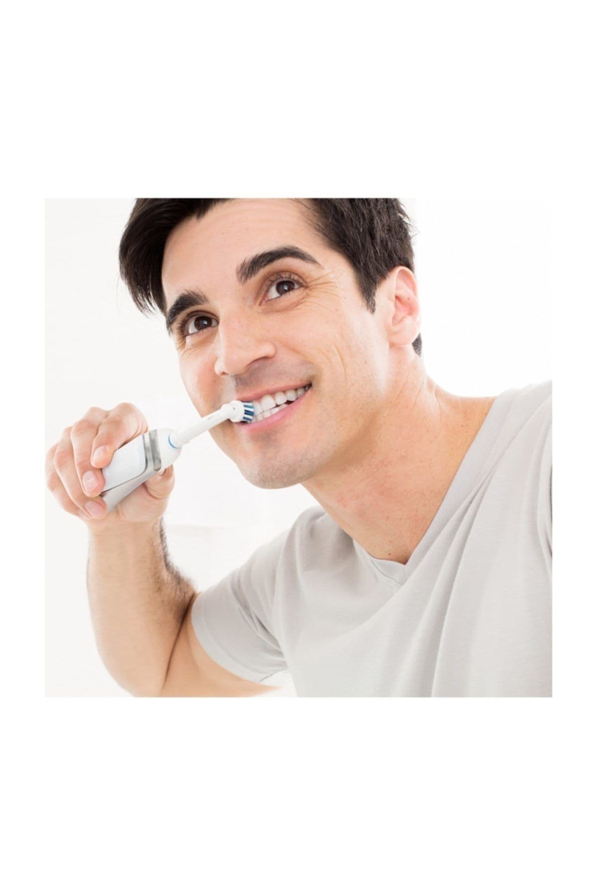 مسواک لرزشی Oral-B با سفیدکنندگی سهبعدی مدل Pulsar Luxe 35 با برس متوسط مسواک لرزشی Oral-B با سفیدکنندگی سهبعدی مدل Pulsar Luxe 35 با برس متوسط