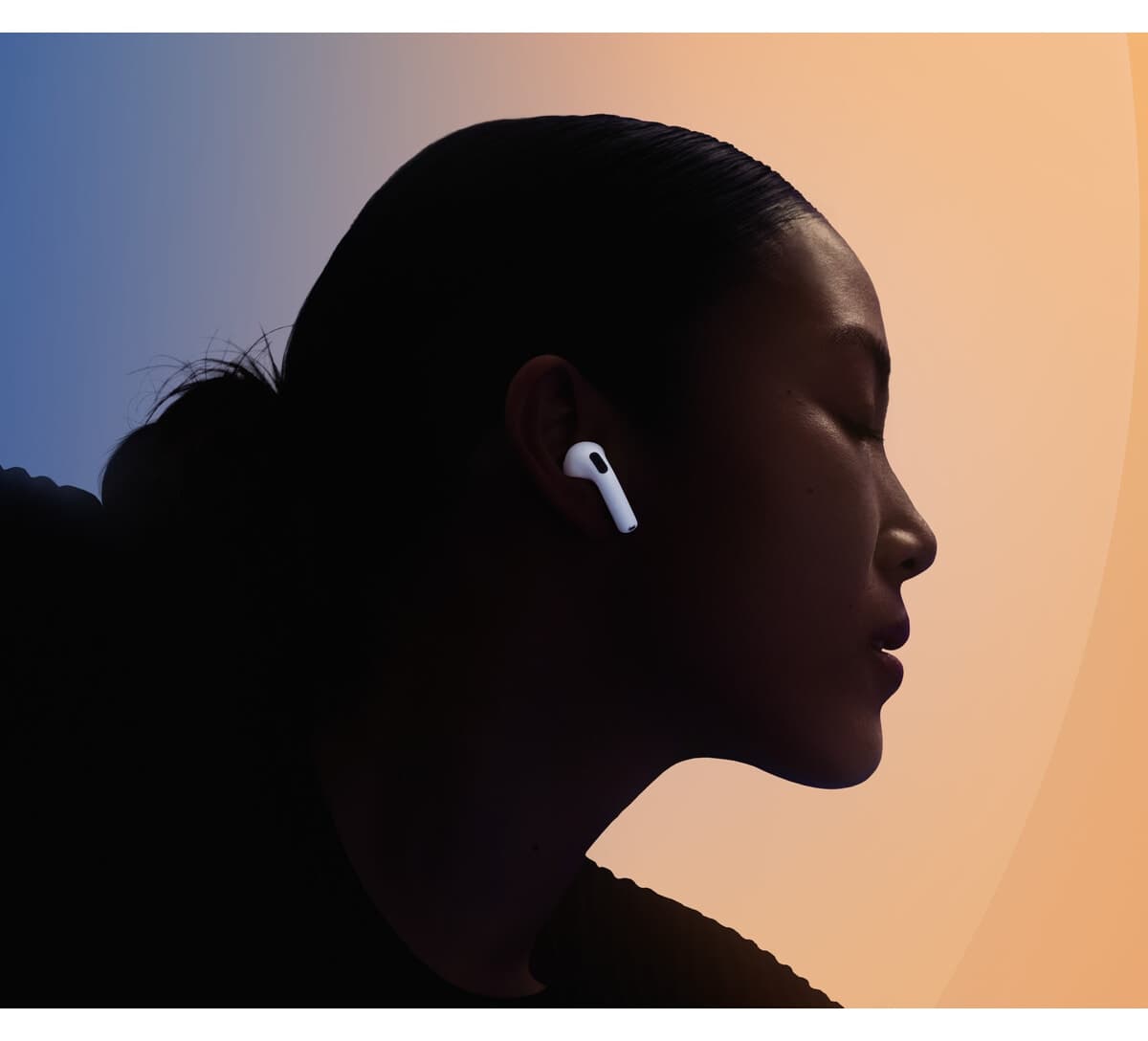 هدفون بیسیم Apple با کیس شارژ بیسیم مدل AirPods 5 هدفون بیسیم Apple با کیس شارژ بیسیم مدل AirPods 5