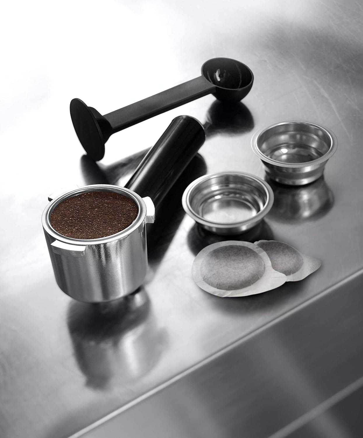 اسپرسوساز پمپی De'Longhi نقرهای نسخه بینالمللی مدل EC685M اسپرسوساز پمپی De'Longhi نقرهای نسخه بینالمللی مدل EC685M