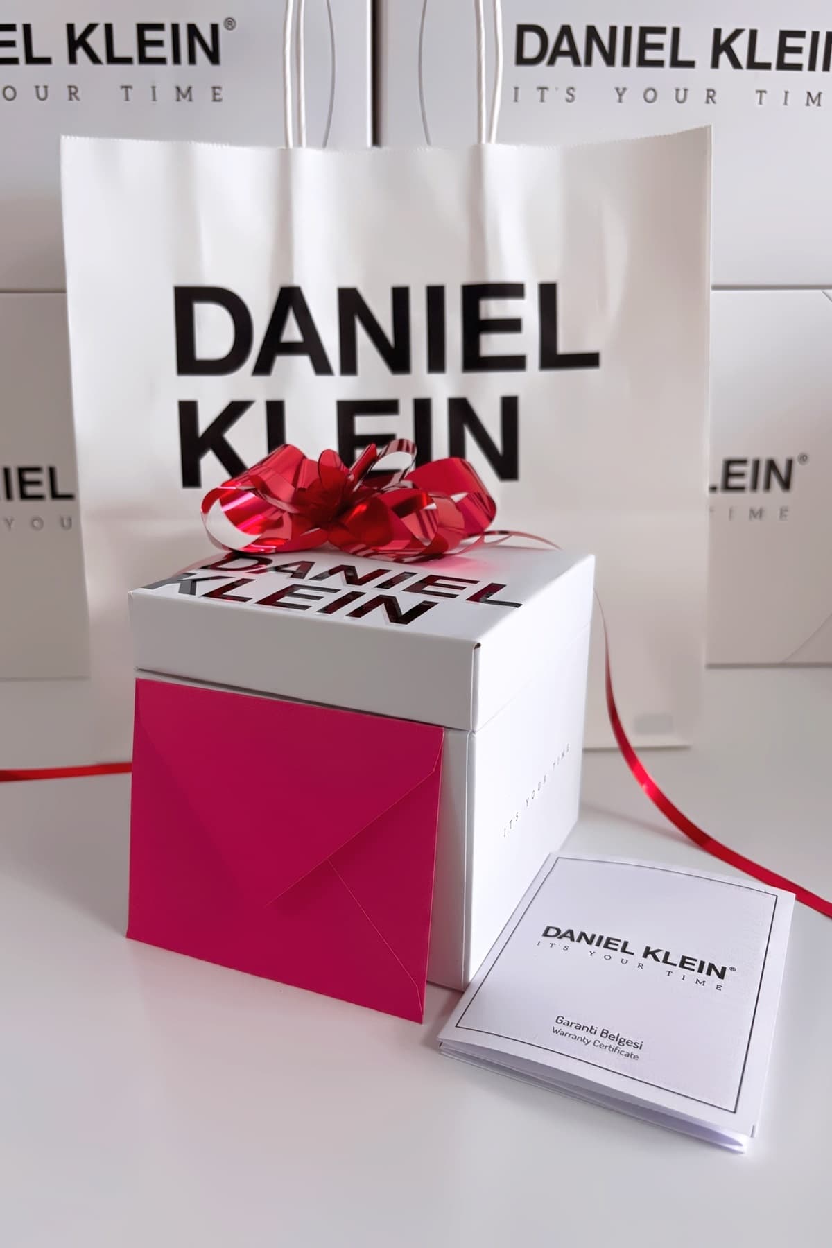 ساعت مچی زنانه Daniel Klein همراه دستبند هدیه گارانتی ۲ ساله ساعت مچی زنانه Daniel Klein همراه دستبند هدیه گارانتی ۲ ساله