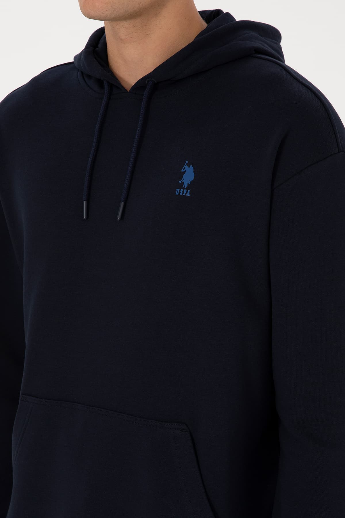 سوئیشرت مردانه U.S. Polo Assn. با کلاه فیت کامفورت سرمهای مدل 50313746-VR033 سوئیشرت مردانه U.S. Polo Assn. با کلاه فیت کامفورت سرمهای مدل 50313746-VR033