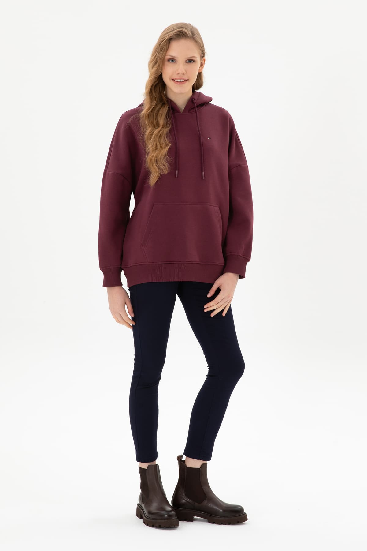 سوئیشرت زنانه U.S. Polo Assn. زرشکی با کلاه شاردون مدل 50313567-VR177 سوئیشرت زنانه U.S. Polo Assn. زرشکی با کلاه شاردون مدل 50313567-VR177