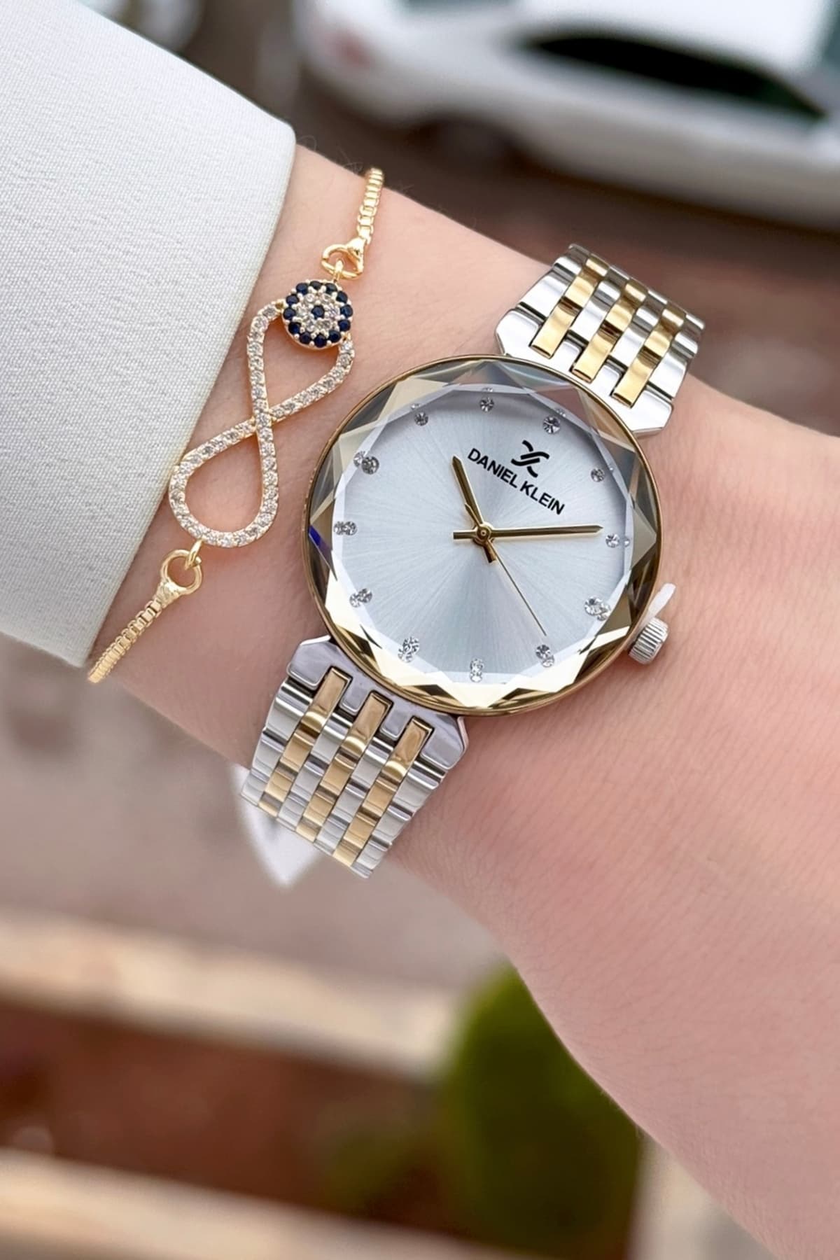 ساعت مچی زنانه Daniel Klein بند قابل تنظیم طلایی خاکستری 30 mm همراه دستبند ساعت مچی زنانه Daniel Klein بند قابل تنظیم طلایی خاکستری 30 mm همراه دستبند