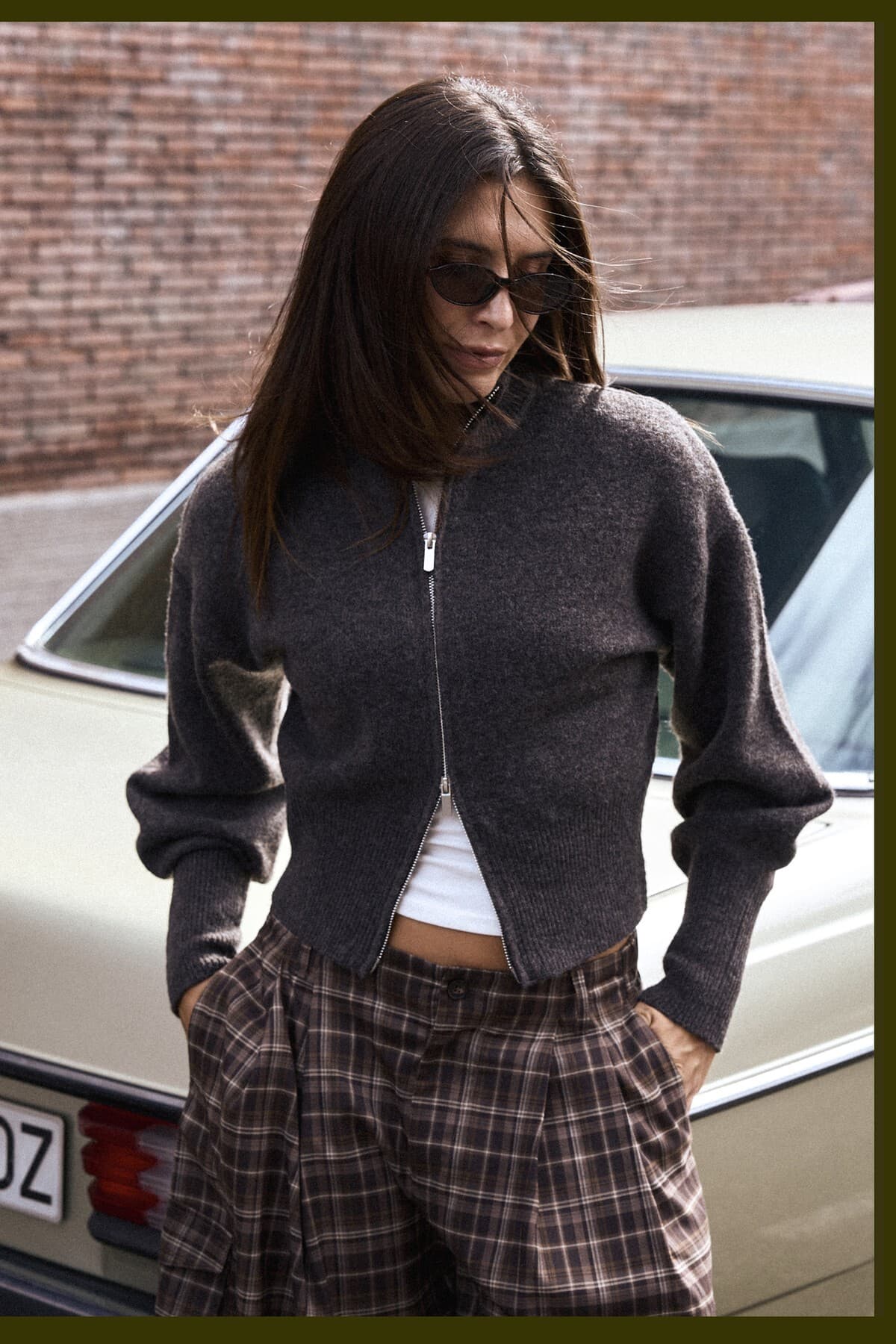 کاردیگان بافت زنانه Bershka یقه ایستاده زیپدار کاردیگان بافت زنانه Bershka یقه ایستاده زیپدار