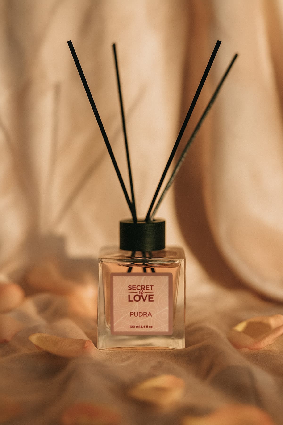 خوشبوکننده هوای اتاق چوبدار SECRET OF LOVE PUDRA 100ml خوشبوکننده هوای اتاق چوبدار SECRET OF LOVE PUDRA 100ml