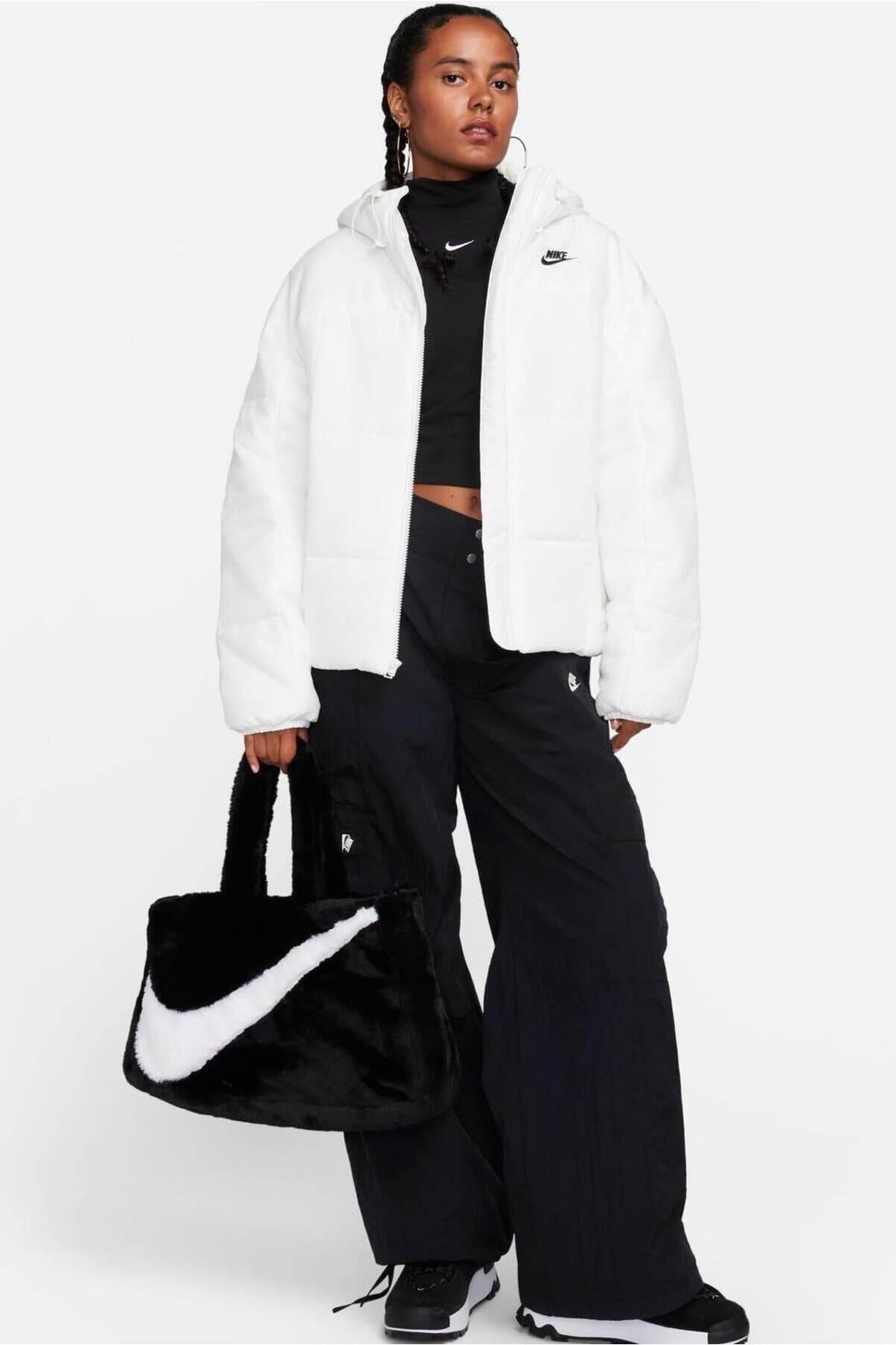 کاپشن پفی زنانه Nike سفید فیت گشاد Therma-Fit Classic کاپشن پفی زنانه Nike سفید فیت گشاد Therma-Fit Classic