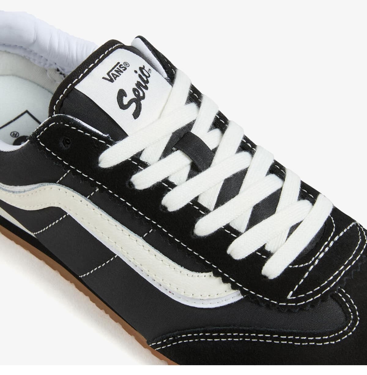 کفش زنانه Vans سیاه لایفاستایل SUPER مدل VN000D83BLA1 کفش زنانه Vans سیاه لایفاستایل SUPER مدل VN000D83BLA1
