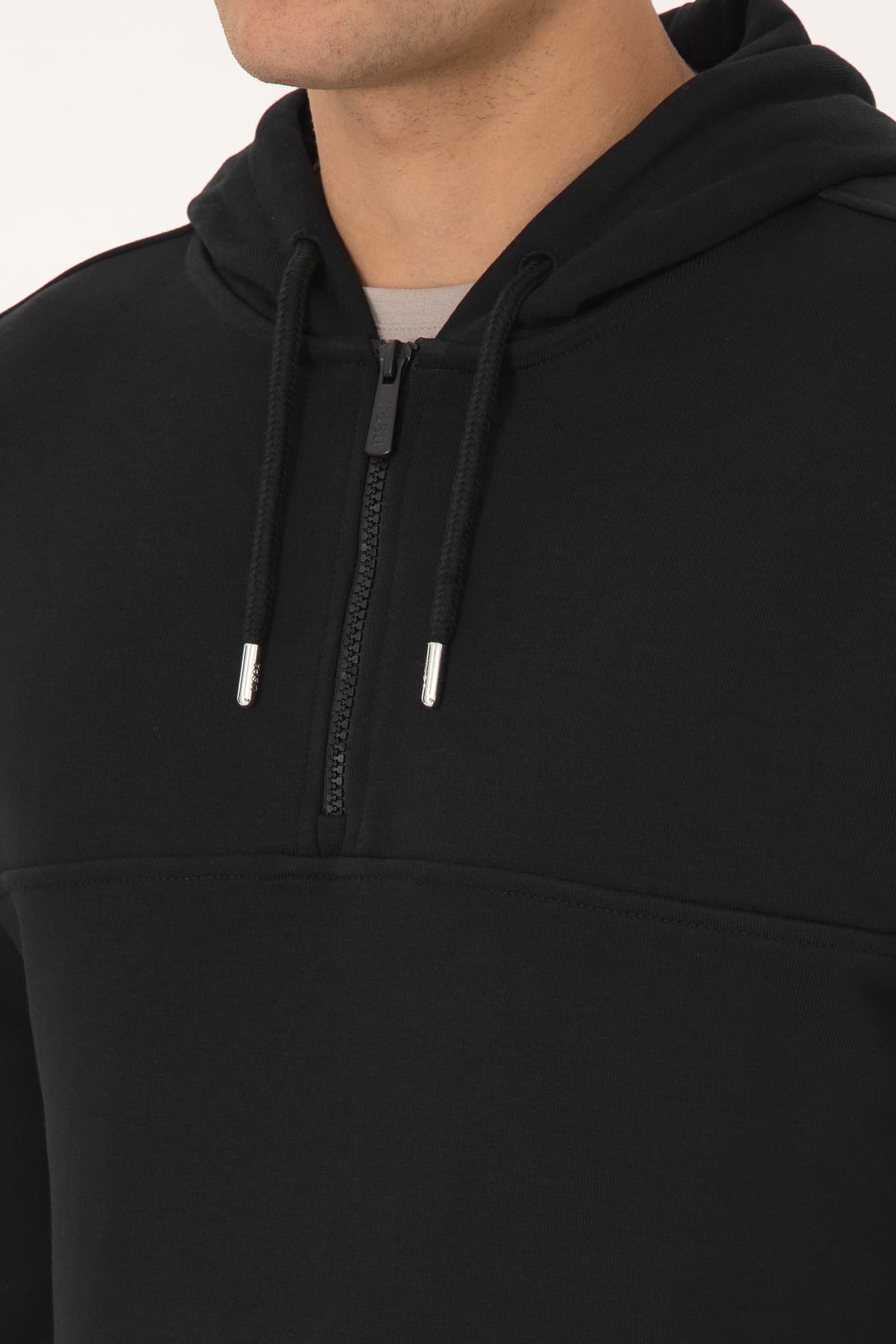 سوئیشرت مردانه U.S. Polo Assn. فیت معمولی نیم زیپ کلاهدار مشکی مدل 50316356-VR046 سوئیشرت مردانه U.S. Polo Assn. فیت معمولی نیم زیپ کلاهدار مشکی مدل 50316356-VR046