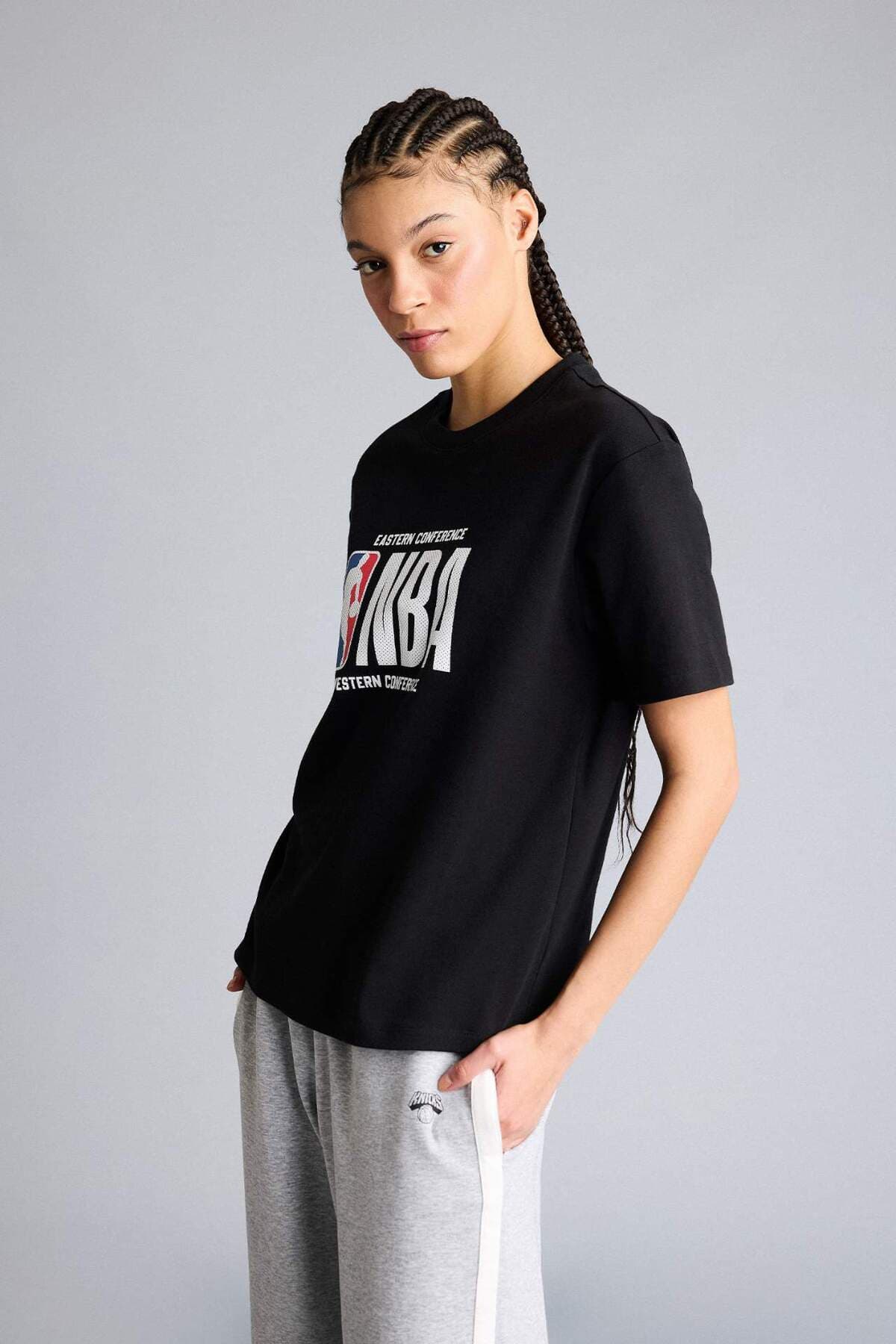تیشرت زنانه Defacto پنبه ۱۰۰٪ NBA Wordmark فیت ریلکس آستین کوتاه مدل G0717AX26SP تیشرت زنانه Defacto پنبه ۱۰۰٪ NBA Wordmark فیت ریلکس آستین کوتاه مدل G0717AX26SP