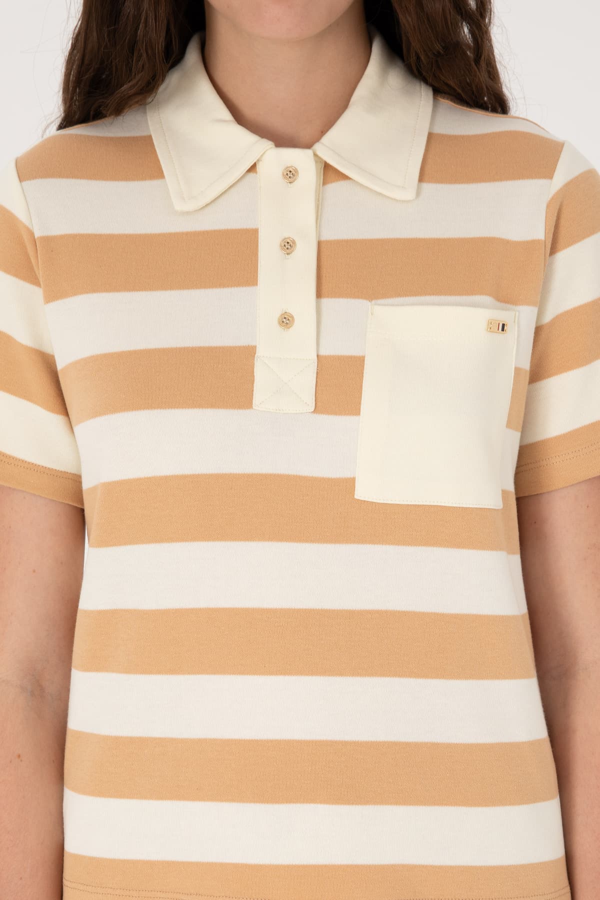 تیشرت زنانه U.S. Polo Assn. یقه پولو جیبدار شتری مدل 50306713-VR015 تیشرت زنانه U.S. Polo Assn. یقه پولو جیبدار شتری مدل 50306713-VR015