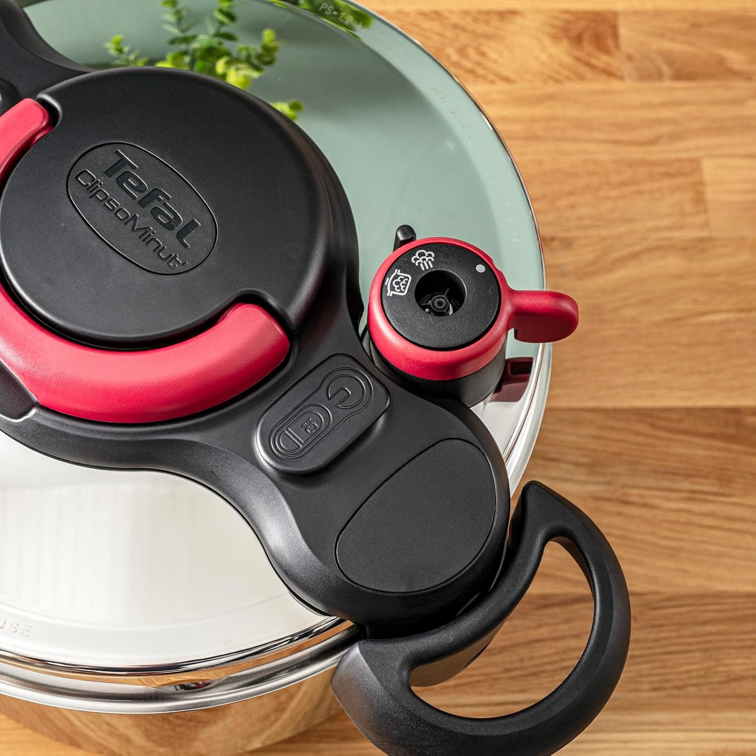 قابلمه زودپز Tefal 6 لیتری Clipso Minut Easy مدل 1510001237 قابلمه زودپز Tefal 6 لیتری Clipso Minut Easy مدل 1510001237
