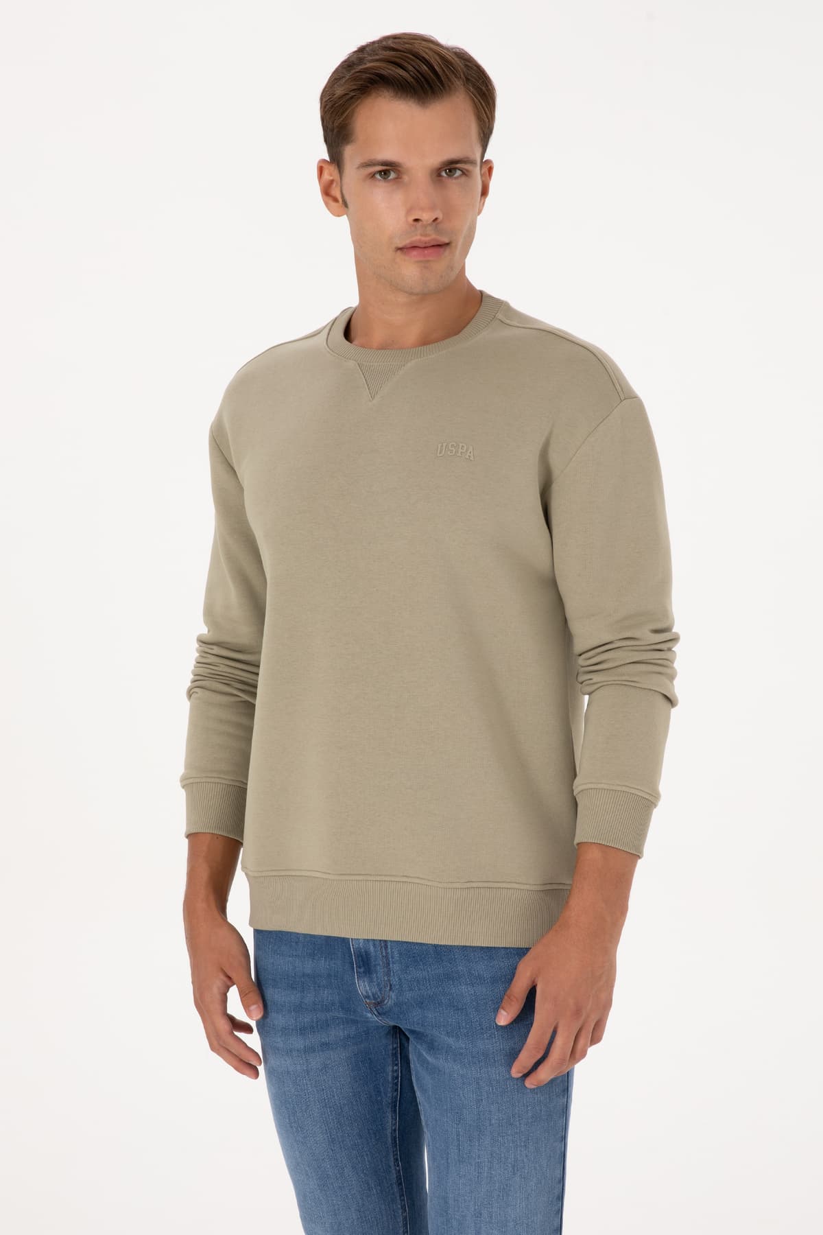 سویشرت مردانه U.S. Polo Assn. کامفورت فیت یقه گرد پرزدار خاکی روشن مدل 50313757-VR183 سویشرت مردانه U.S. Polo Assn. کامفورت فیت یقه گرد پرزدار خاکی روشن مدل 50313757-VR183
