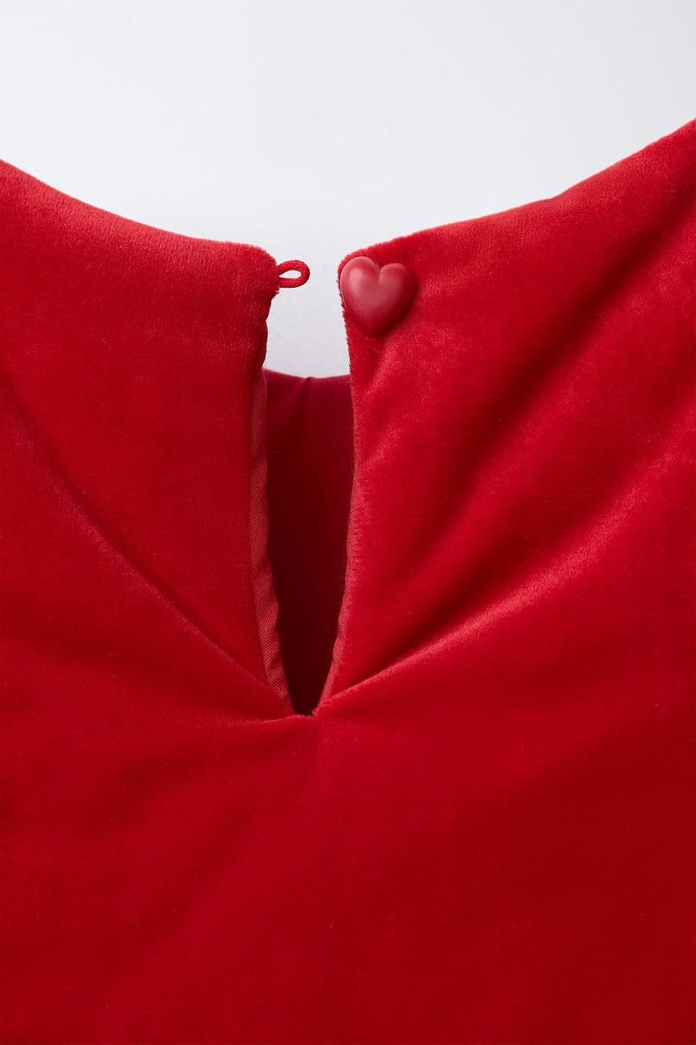 کاستیوم ZARA مخملی قرمز طرح قلب سایز 2-3 سال (98 سانتیمتر) کاستیوم ZARA مخملی قرمز طرح قلب سایز 2-3 سال (98 سانتیمتر)