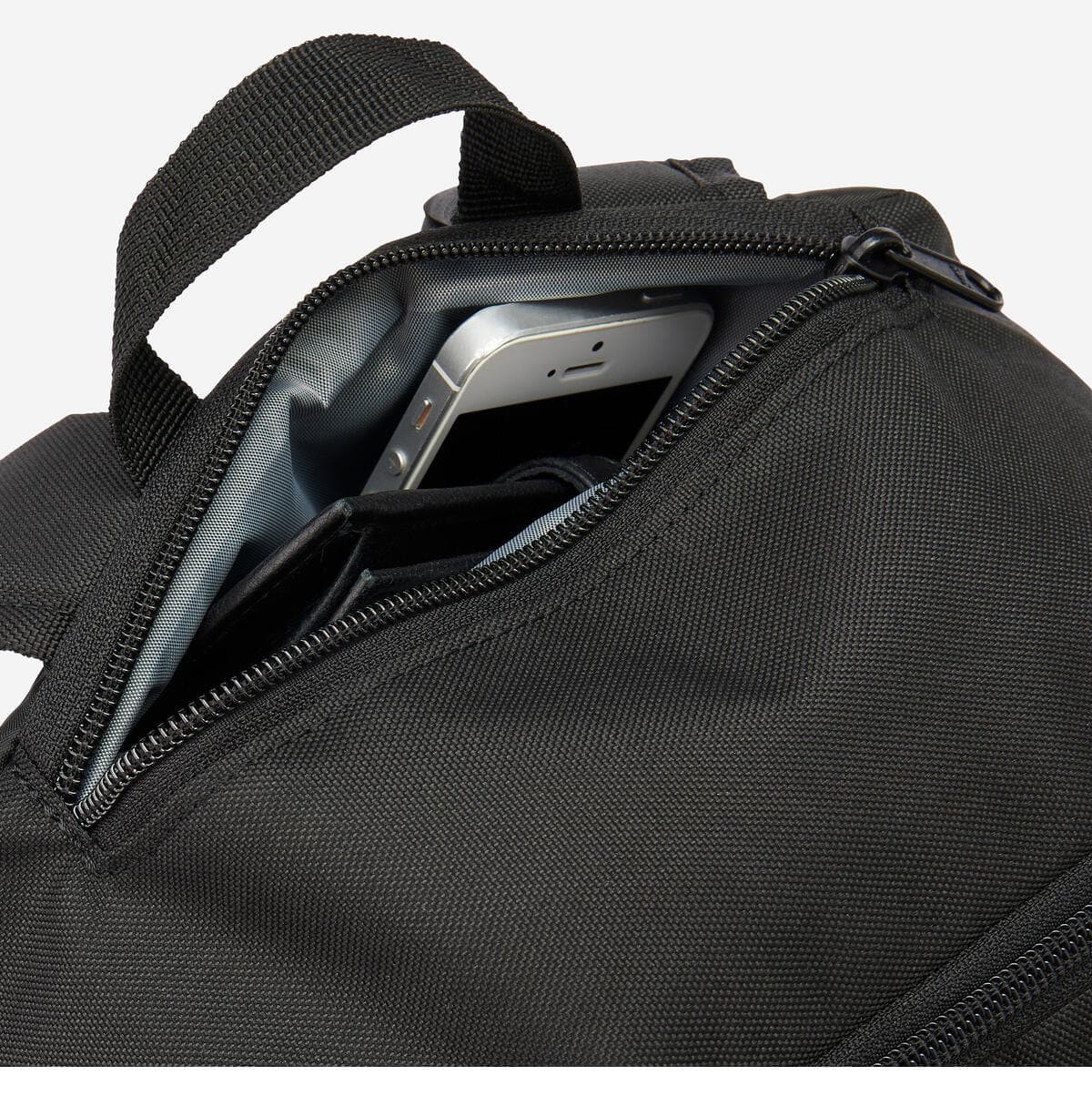 کوله پشتی ورزشی زنانه Decathlon Kipsta با بخش کفش 17 L کوله پشتی ورزشی زنانه Decathlon Kipsta با بخش کفش 17 L