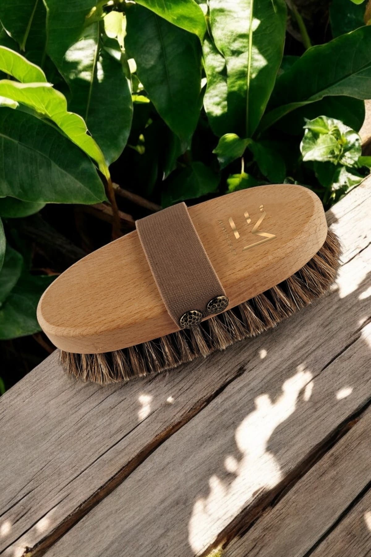 برس ضد سلولیت با موی طبیعی اسب EM AMANOS BEAUTY برس ضد سلولیت با موی طبیعی اسب EM AMANOS BEAUTY