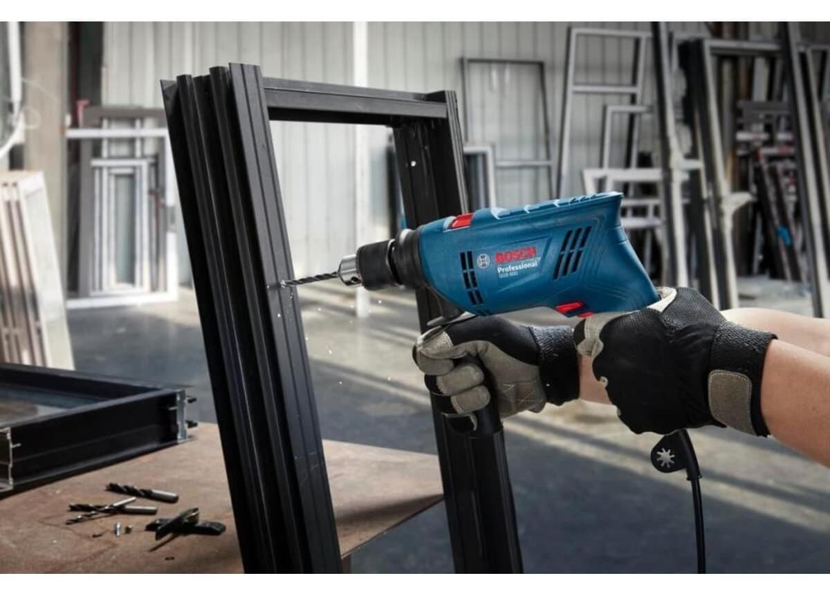 دریل ضربهای Bosch مدل GSB 600 دریل ضربهای Bosch مدل GSB 600