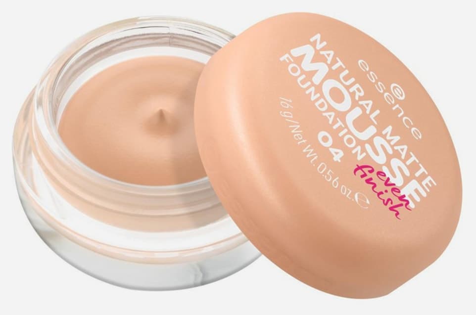 فوندیشن فوم Essence مات طبیعی مدل 04 فوندیشن فوم Essence مات طبیعی مدل 04