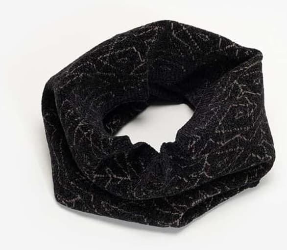 شال گردن مردانه Armani Exchange استاندارد سیاه مدل XM001931AF16916 شال گردن مردانه Armani Exchange استاندارد سیاه مدل XM001931AF16916
