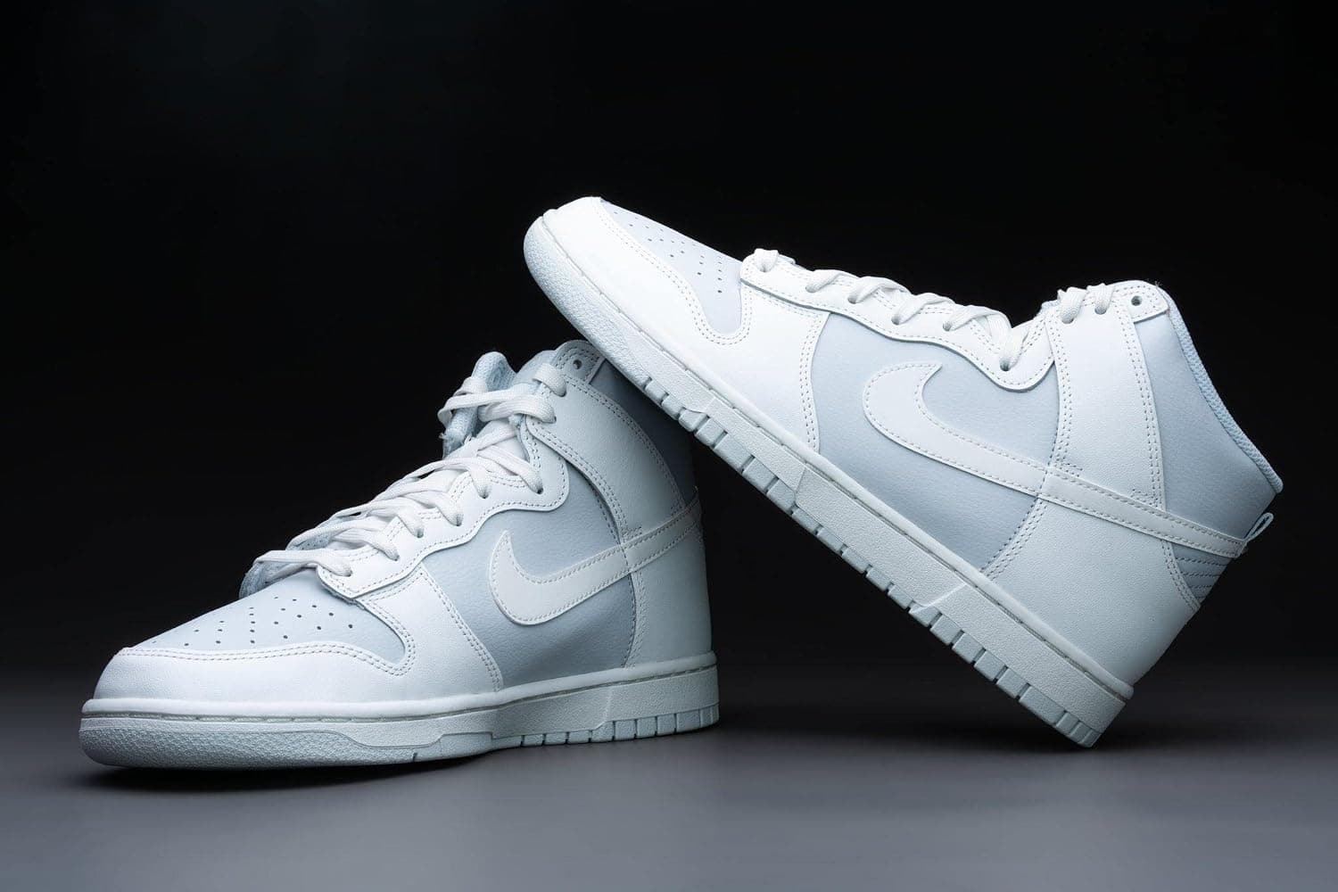 کفش کتانی مردانه Nike مدل Dunk Hi Retro کفش کتانی مردانه Nike مدل Dunk Hi Retro