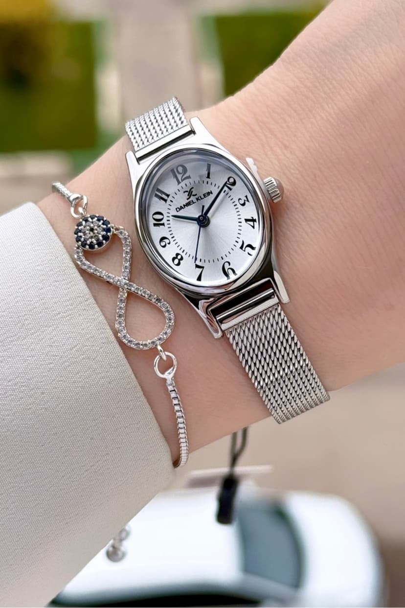 ساعت مچی زنانه Daniel Klein نقرهای با صفحه شمارهدار 21 mm بستهبندی هدیه ساعت مچی زنانه Daniel Klein نقرهای با صفحه شمارهدار 21 mm بستهبندی هدیه
