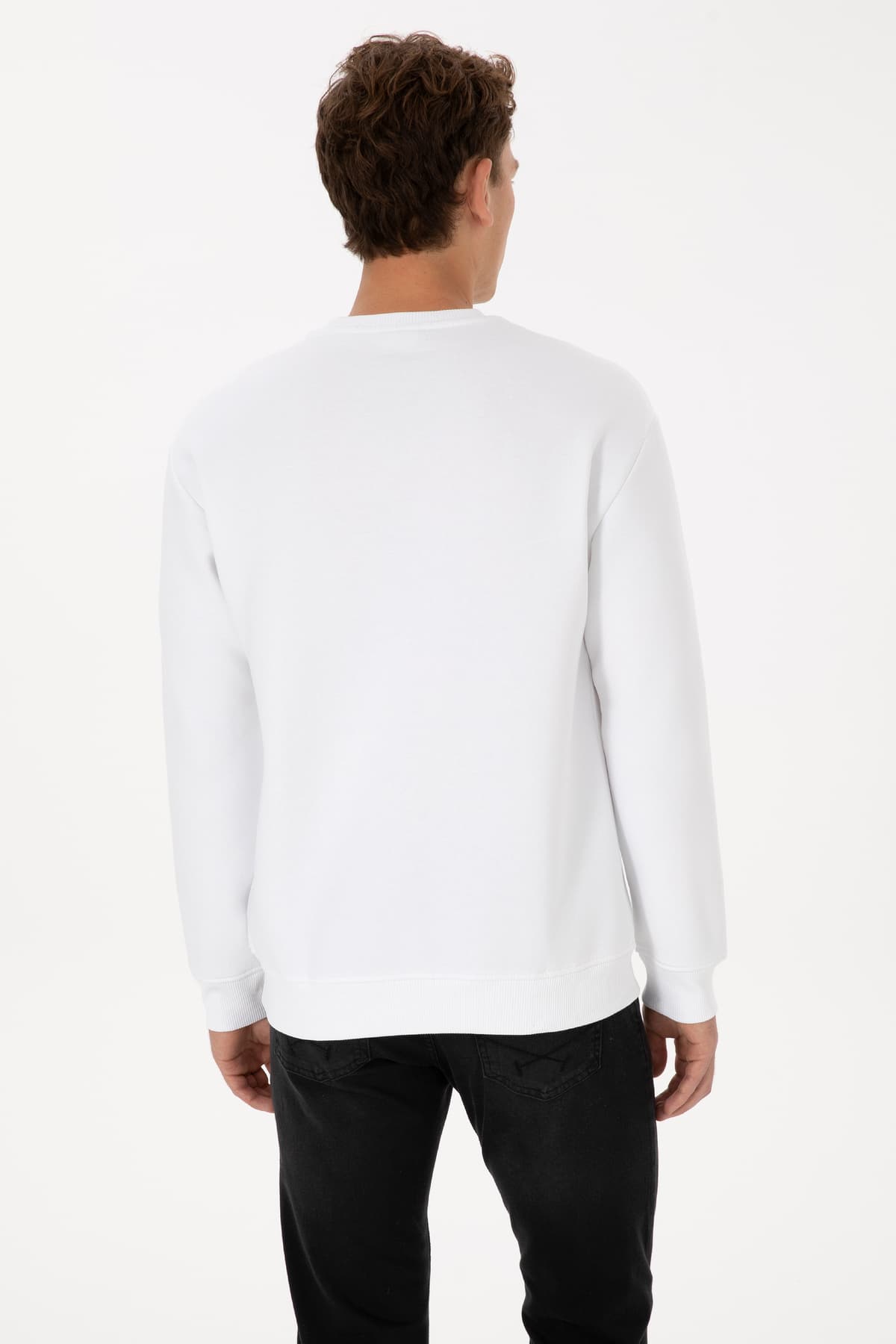 سوئیشرت مردانه U.S. Polo Assn. فیت راحت یقه گرد داخل پرزدار سفید مدل 50313757-VR013 سوئیشرت مردانه U.S. Polo Assn. فیت راحت یقه گرد داخل پرزدار سفید مدل 50313757-VR013